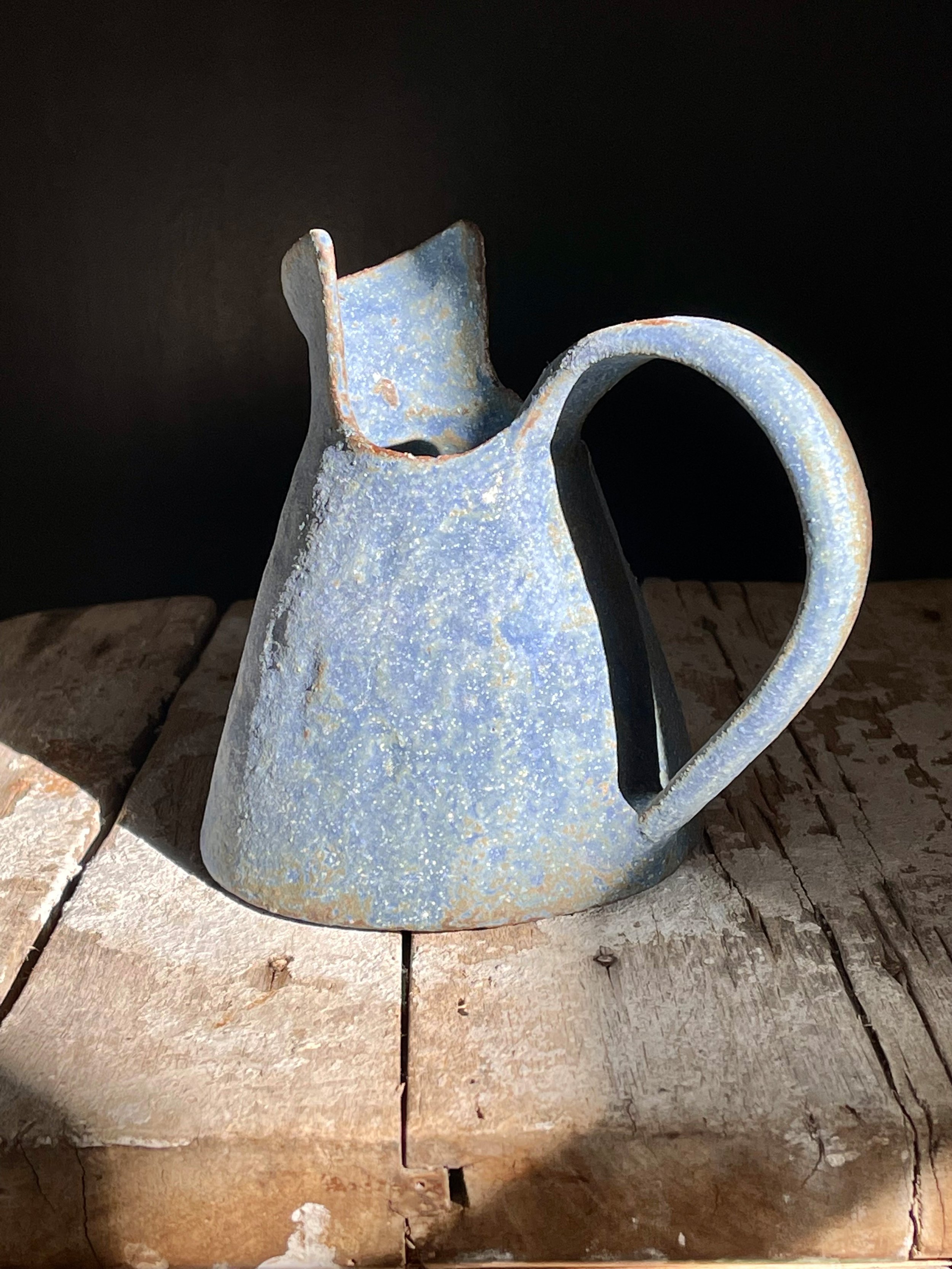 TropheeMacocotte-CraftGallery-Paris-JapaneseCeramics-MBlueJug2_1.jpg