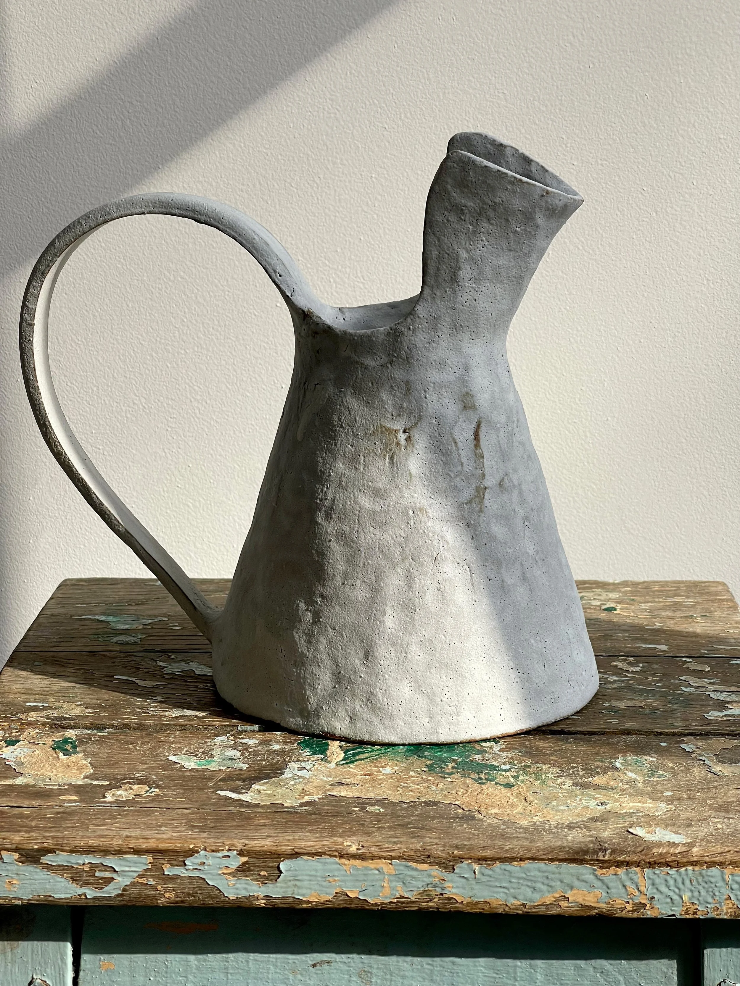 TropheeMacocotte-CraftGallery-Paris-JapaneseCeramics-XLOffWhiteJug1_2.jpg