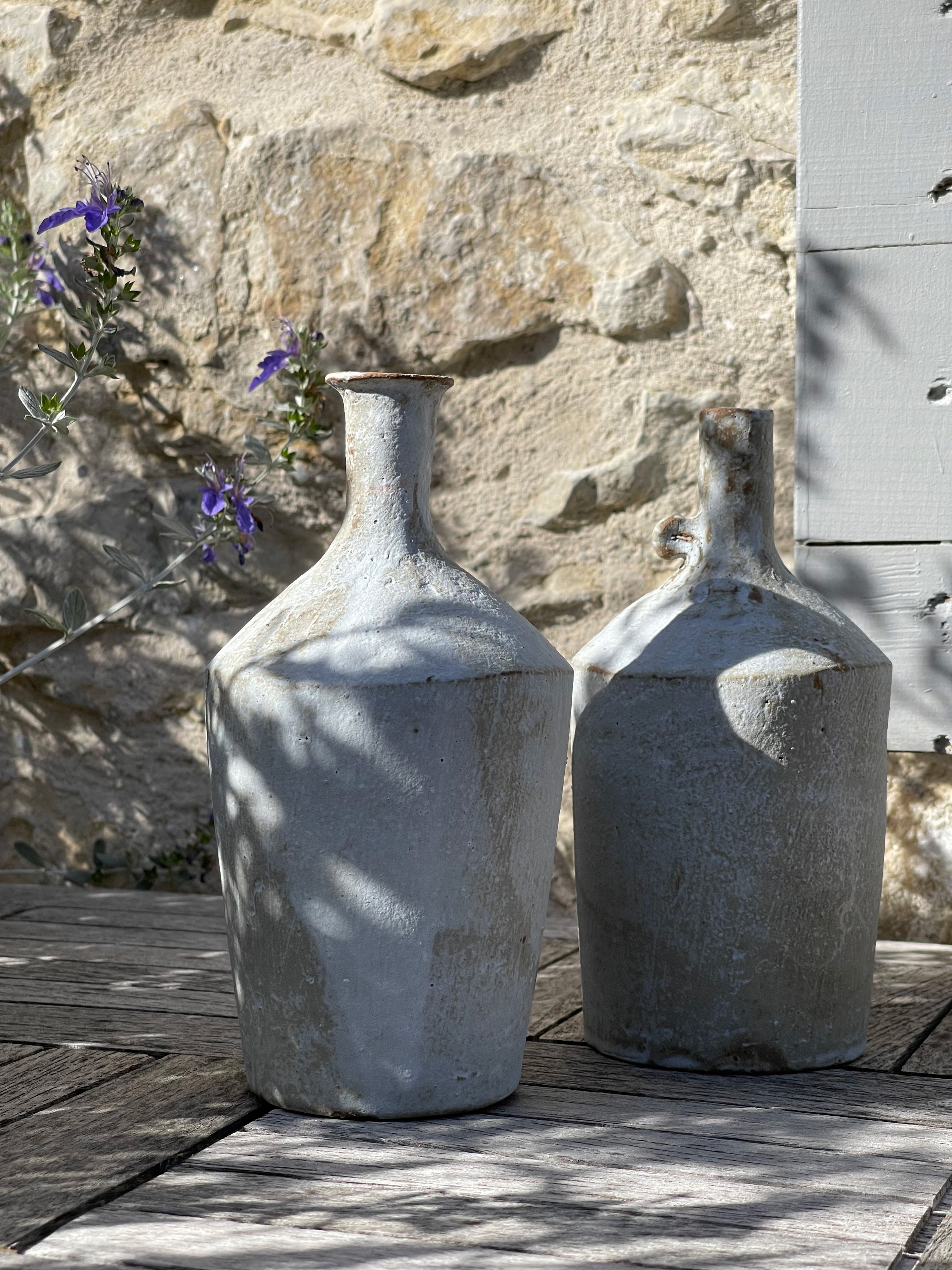 TropheeMacocotte-CraftGallery-Paris-JapaneseCeramics-LOffWhiteBottle5_2.jpg