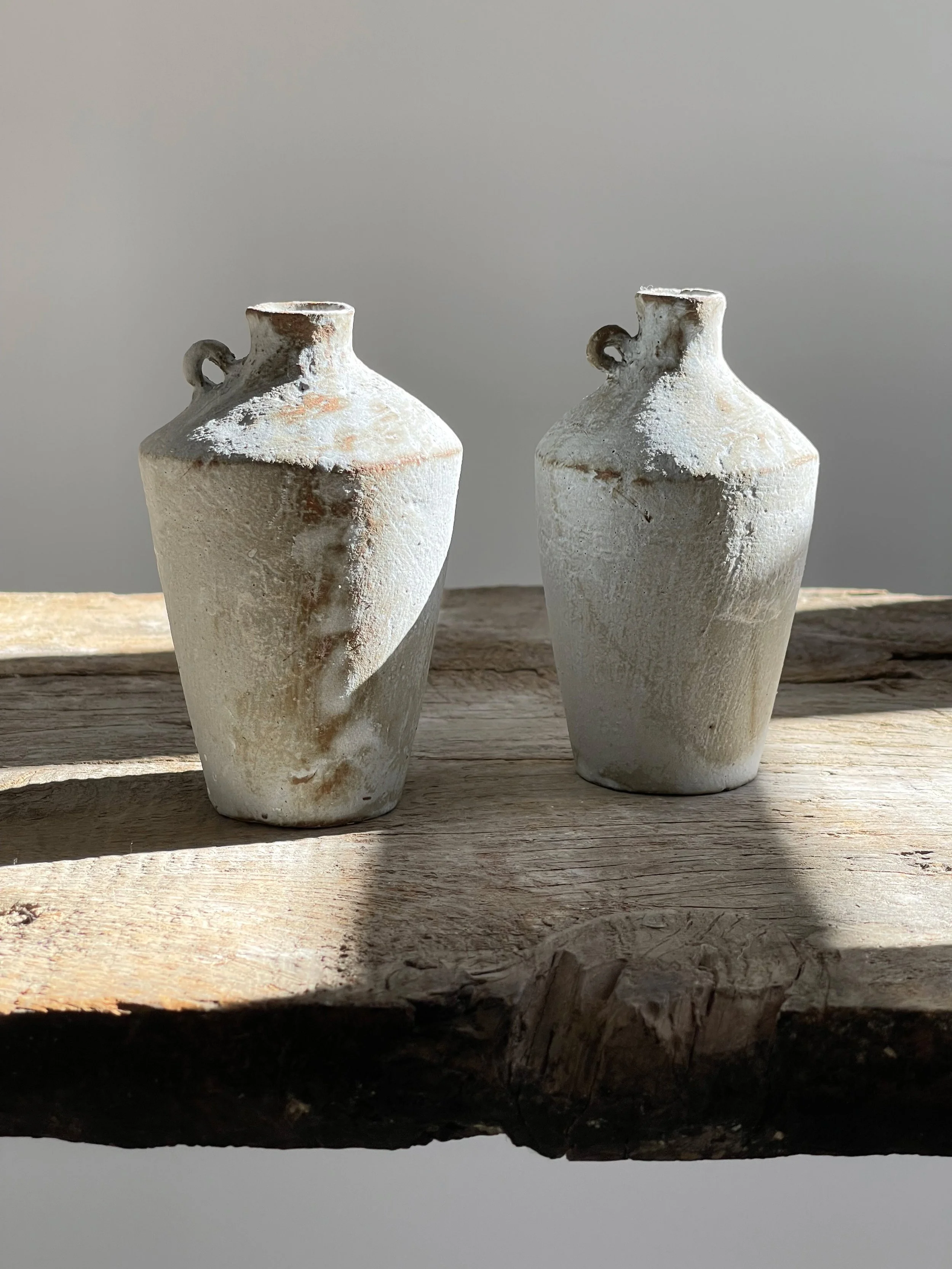 TropheeMacocotte-CraftGallery-Paris-JapaneseCeramics-SOffWhiteBottle1_4.jpg