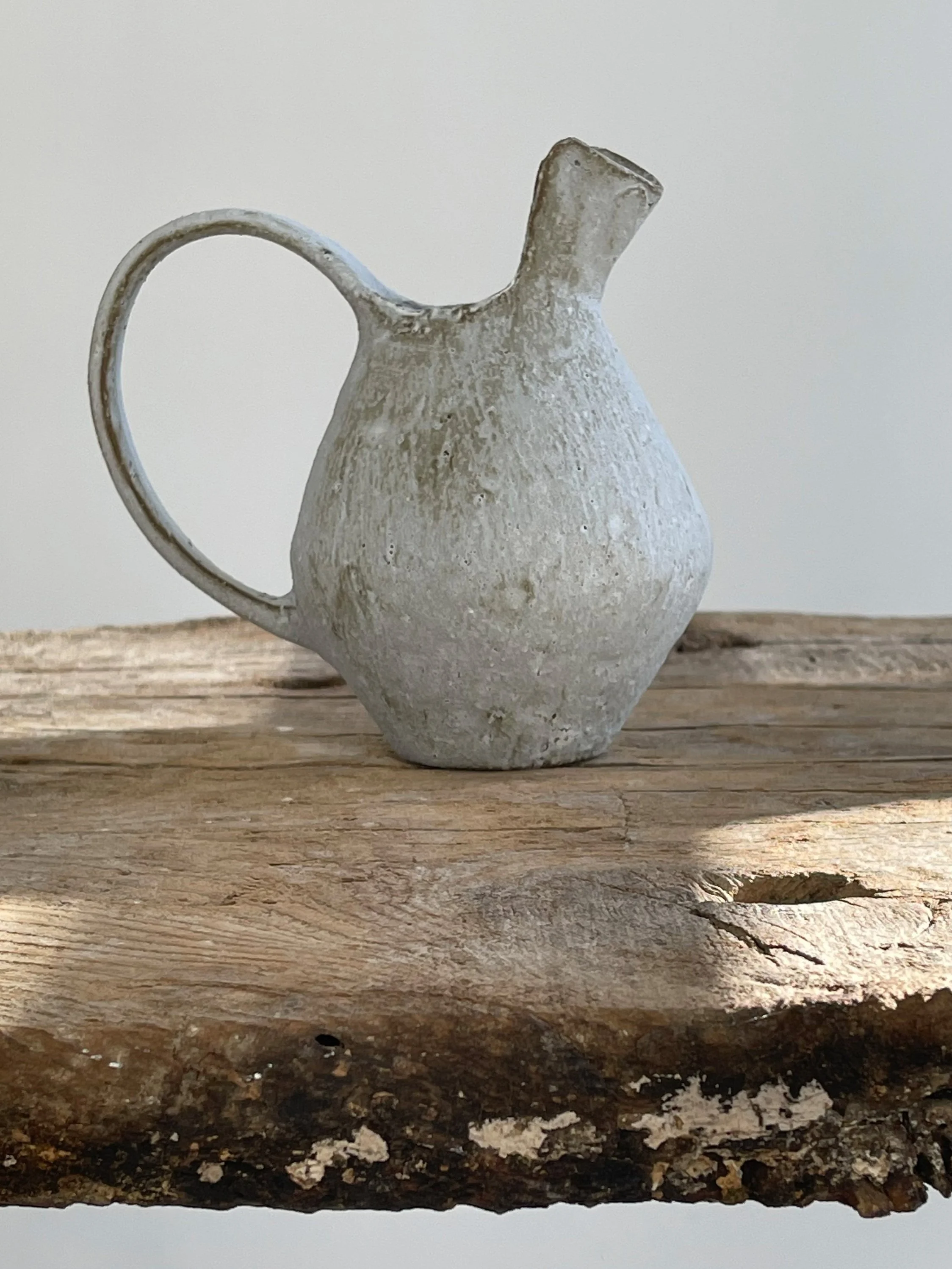 -Nobue Ibaraki • S Off-white round pitcher 2