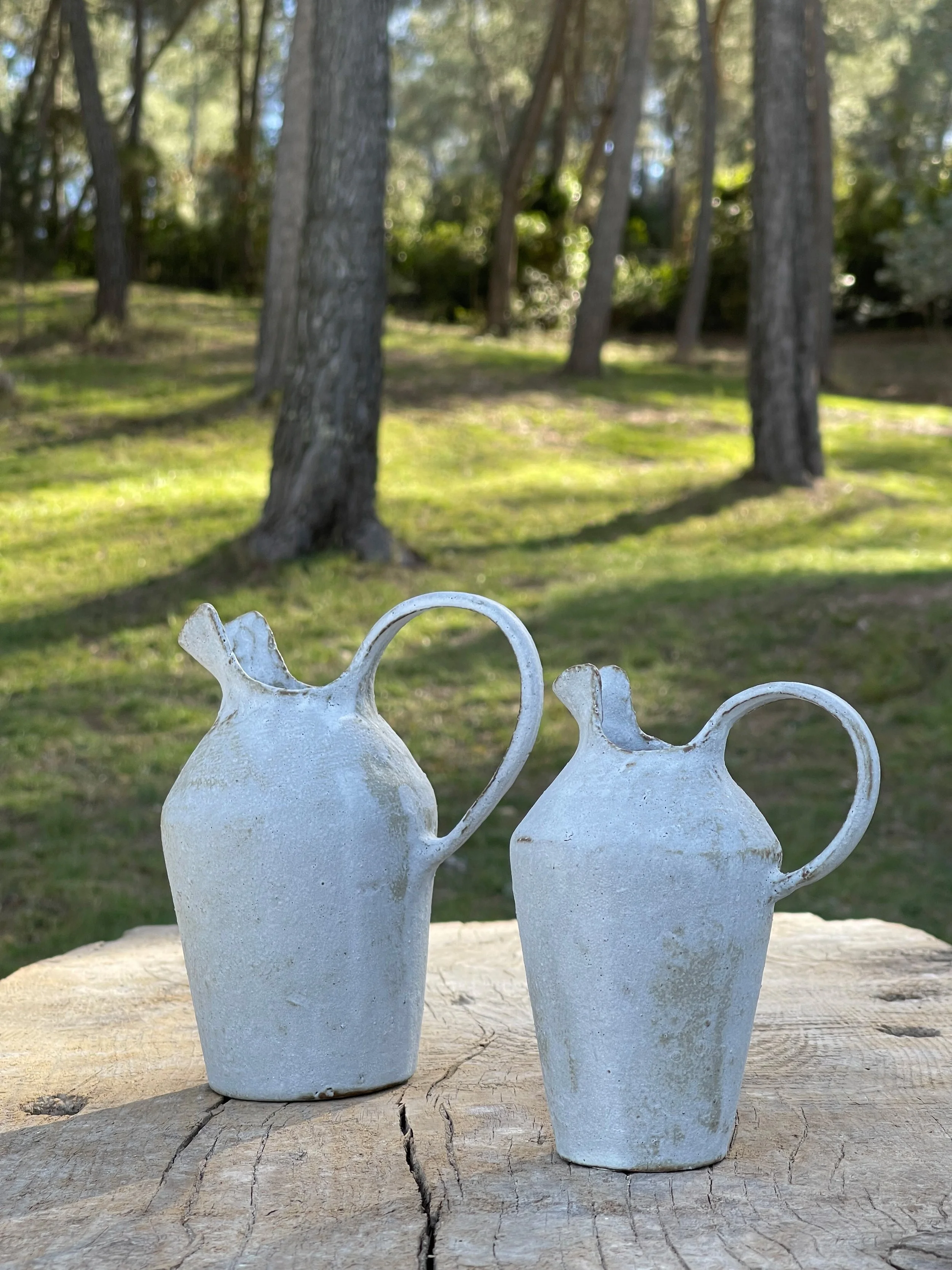 TropheeMacocotte-CraftGallery-Paris-JapaneseCeramics-Nobue-Ibaraki-SOffWhitePitcher1-2.jpg