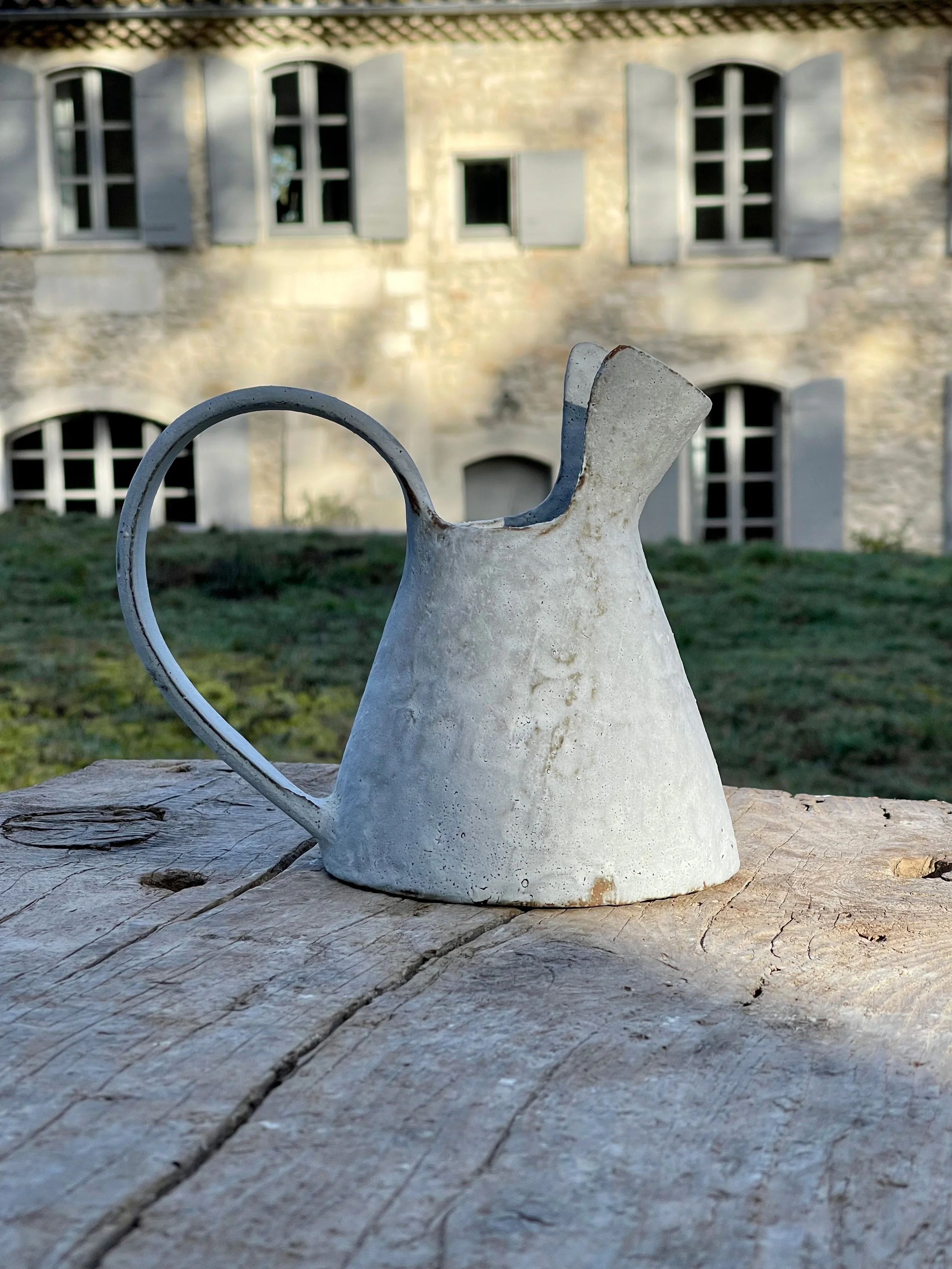 TropheeMacocotte-CraftGallery-Paris-JapaneseCeramics-Nobue-Ibaraki-LOffWhiteJug3_2.jpg