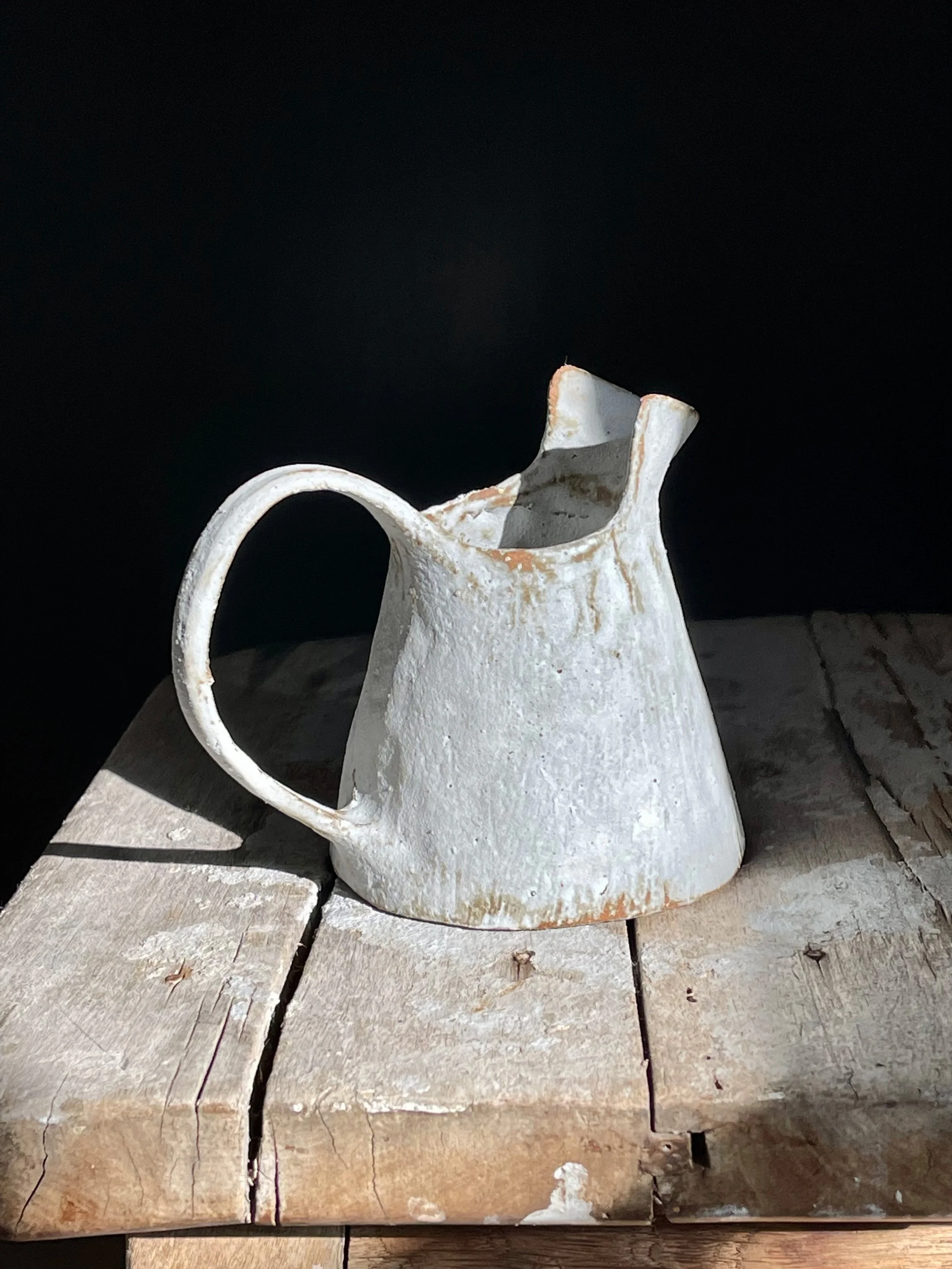 TropheeMacocotte-CraftGallery-Paris-JapaneseCeramics-Nobue-Ibaraki-SOffWhiteJug1_3.jpg