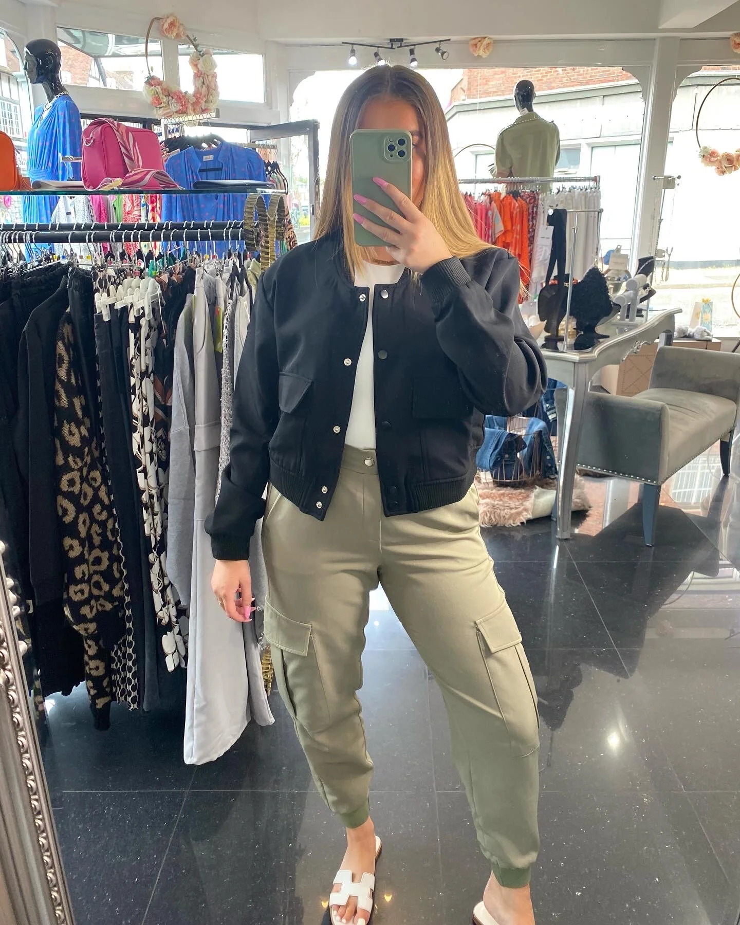 77956008-9EB2-488F-9E98-235E70AE0717