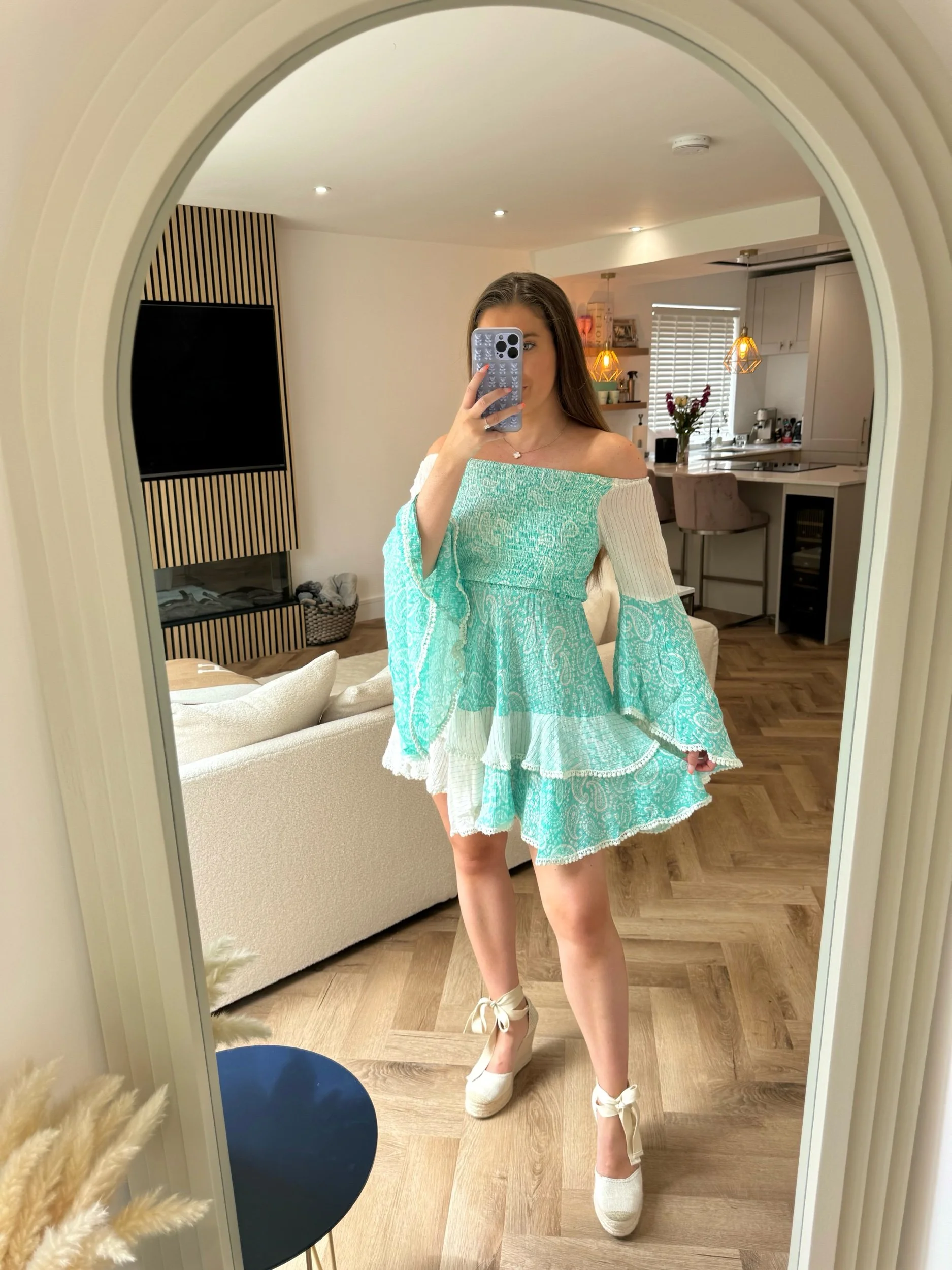 35560634-CCF8-4233-9BFD-03D9E366AC7B