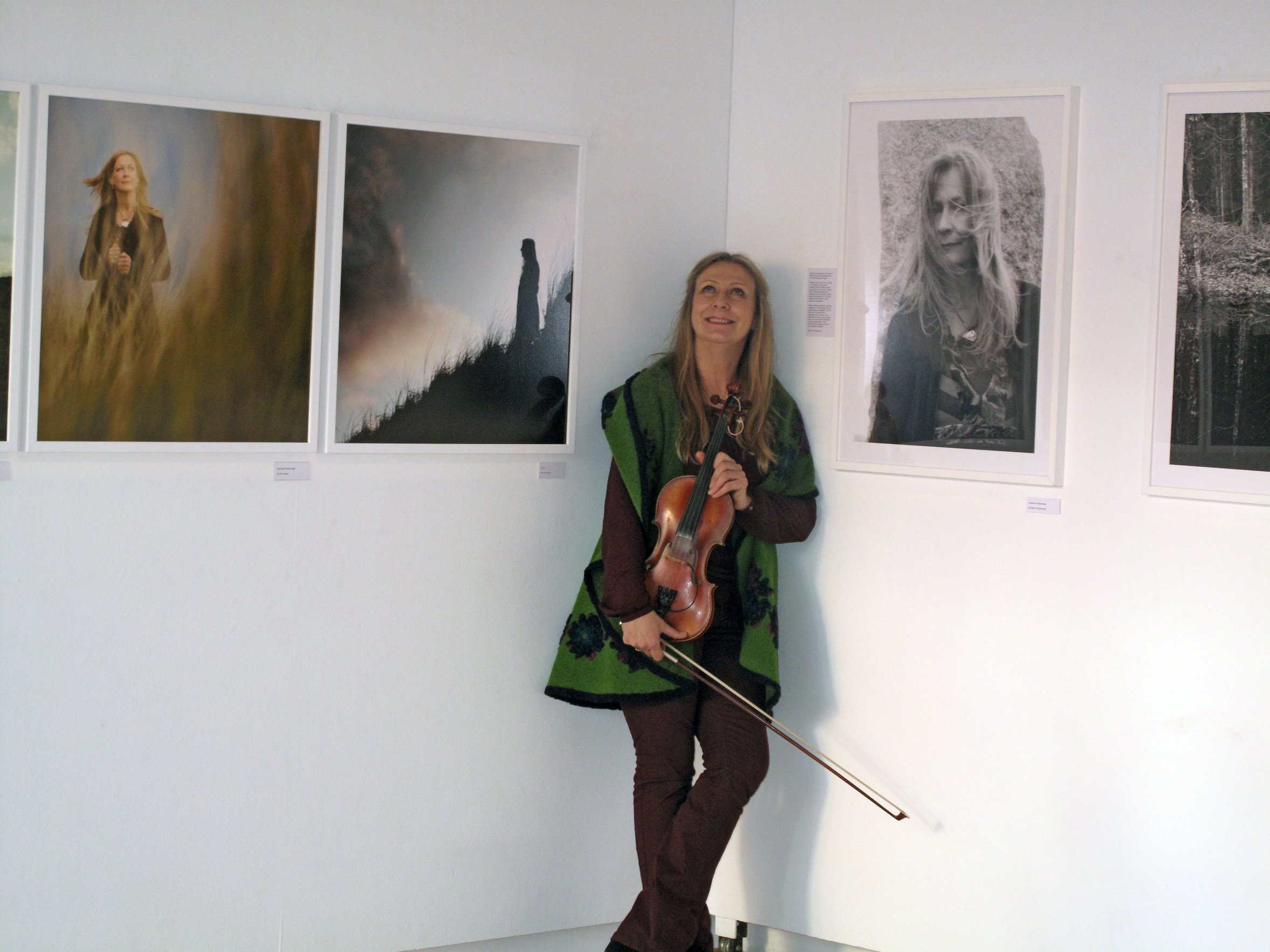  Musician Mairéad Ní Mhaonaigh at the exhibition in the Gallery of Photography 