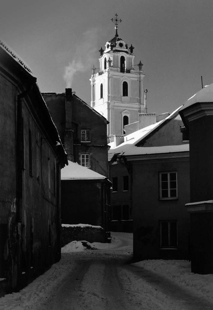  View of the Old Town with the belfry of Church of St. John © Kęstutis Stoškus, 1996 