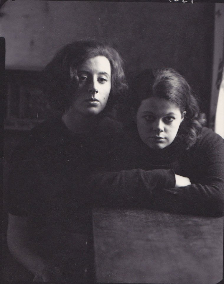  Lavin Sisters, Dublin 1966 © Evelyn Hofer 