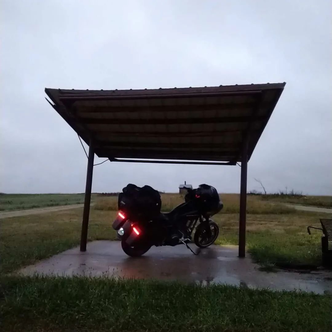 Today has been one of those days... You know the ones. Where you just want to give up and go home...

I slipped and let the bike eat the pavement at my first fuel up.... Thanks to the guy next to me that helped pick it up. You're a real one. The scra