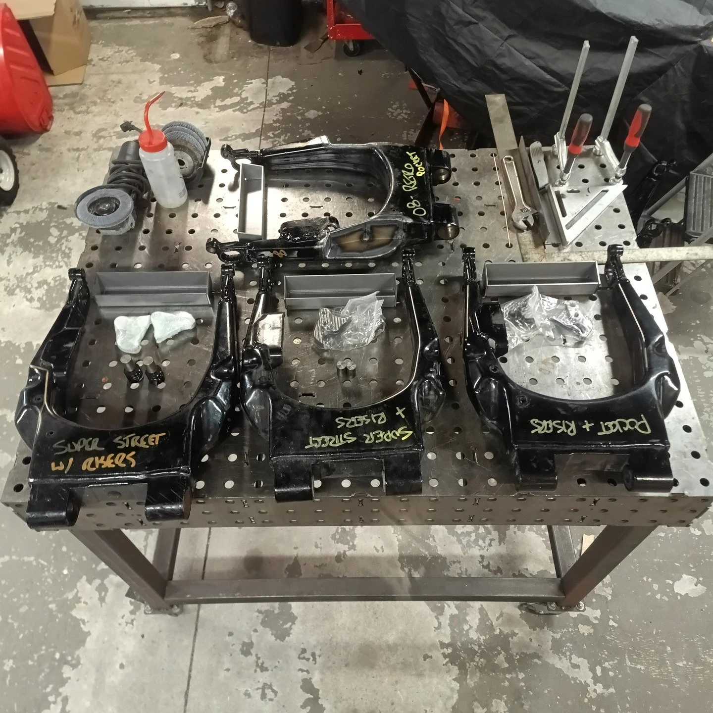 Knocking out some swingarm modifications this weekend.

2x Super Street w/ weld on risers
1x Standard w/ weld on risers
1x 08- Retrofit

https://www.rattyfab.com/shop/swingarm-mods