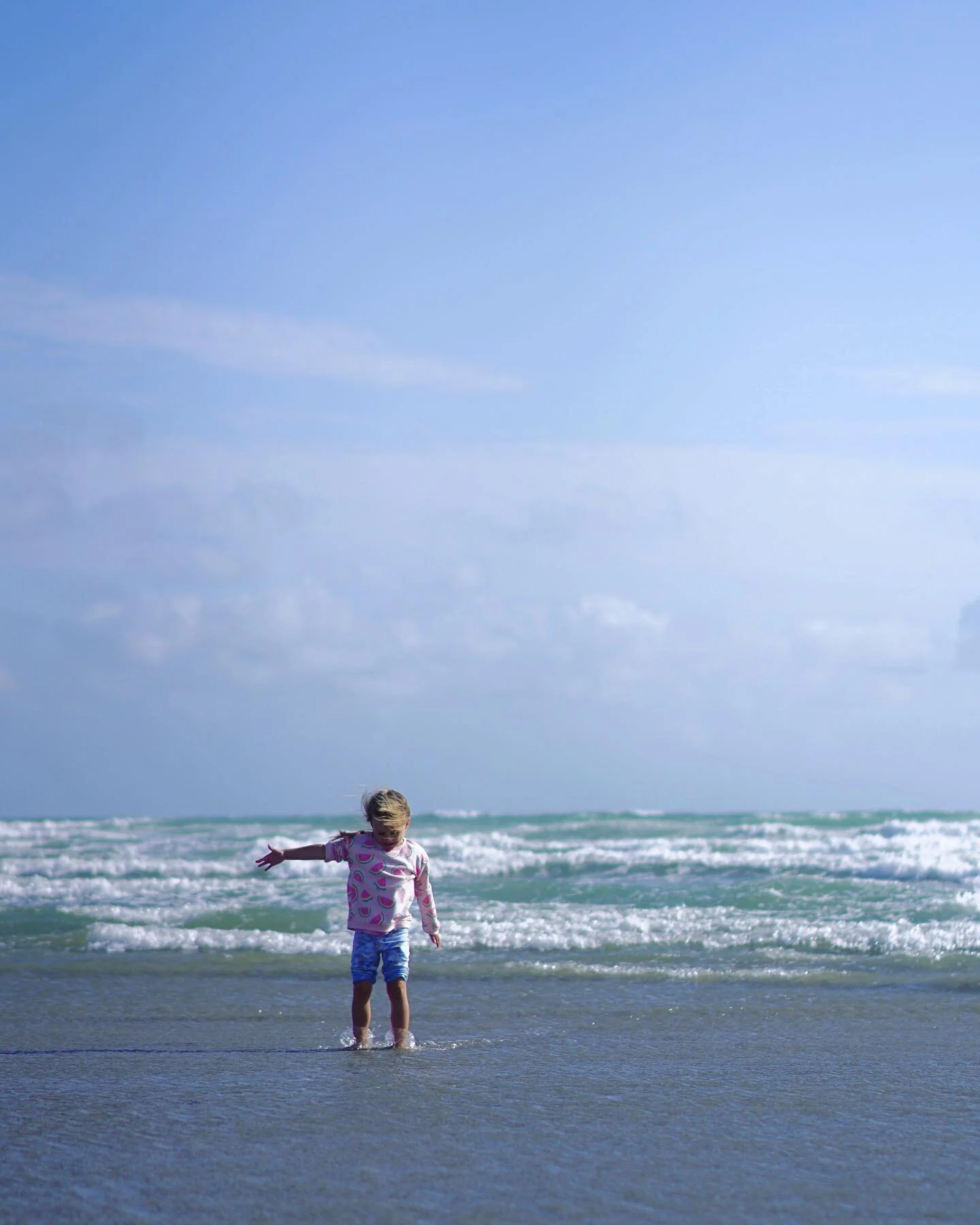 Monday blues, wishing I was back on holiday by the coast with my 👧 👧 👧 
#holidayblues #sonyalpha #familyportraits