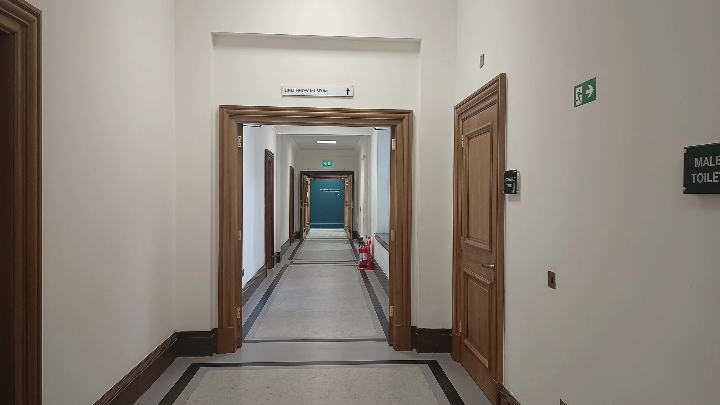 Single level corridor to the museum entrance