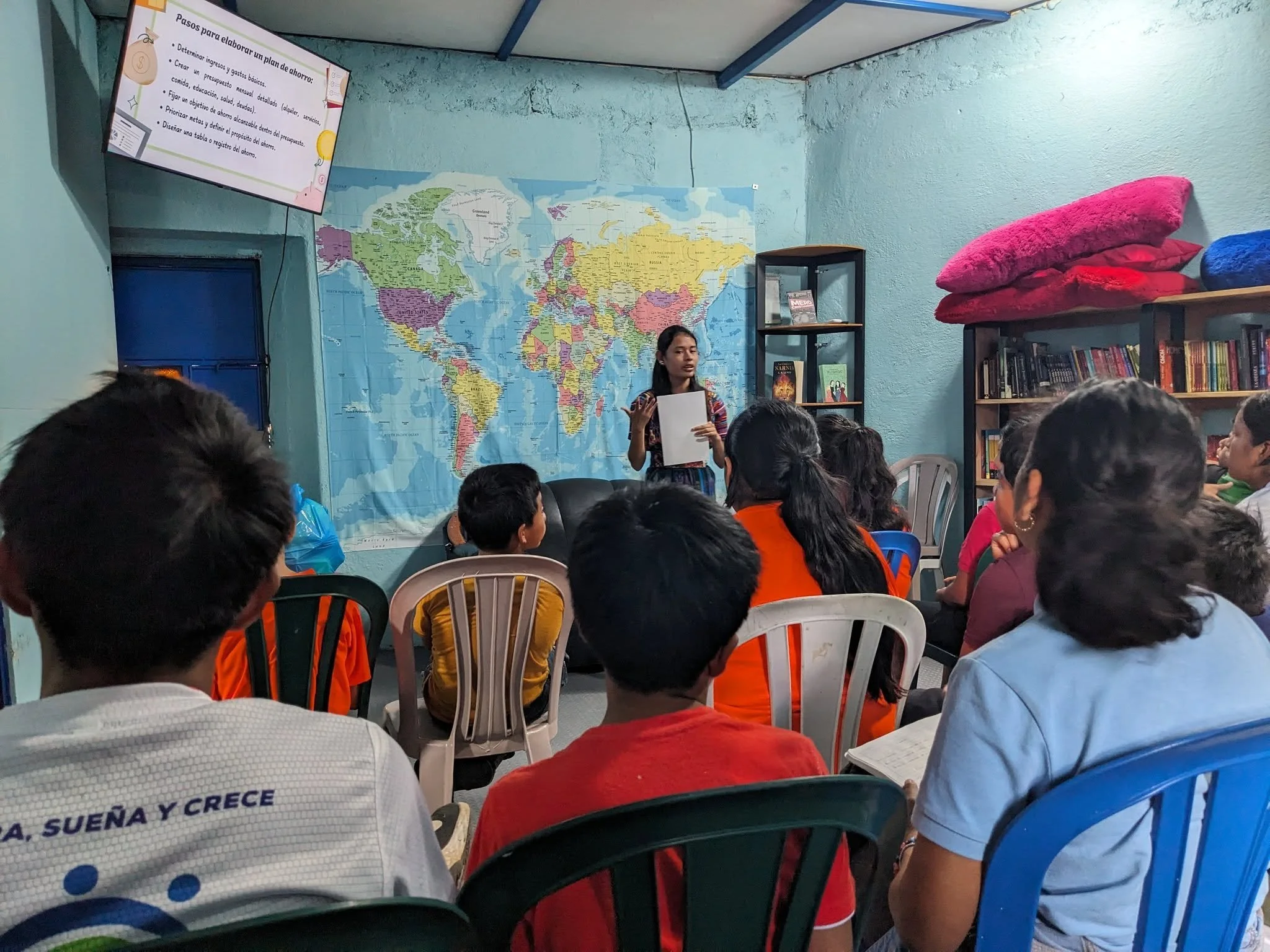 We were honored to welcome F&aacute;tima, a soon-to-be high school graduate from Ceiba, for a motivational class on the importance of saving money! 💸

Ceiba is another Christian educational project in our community, and it&rsquo;s been a joy to part