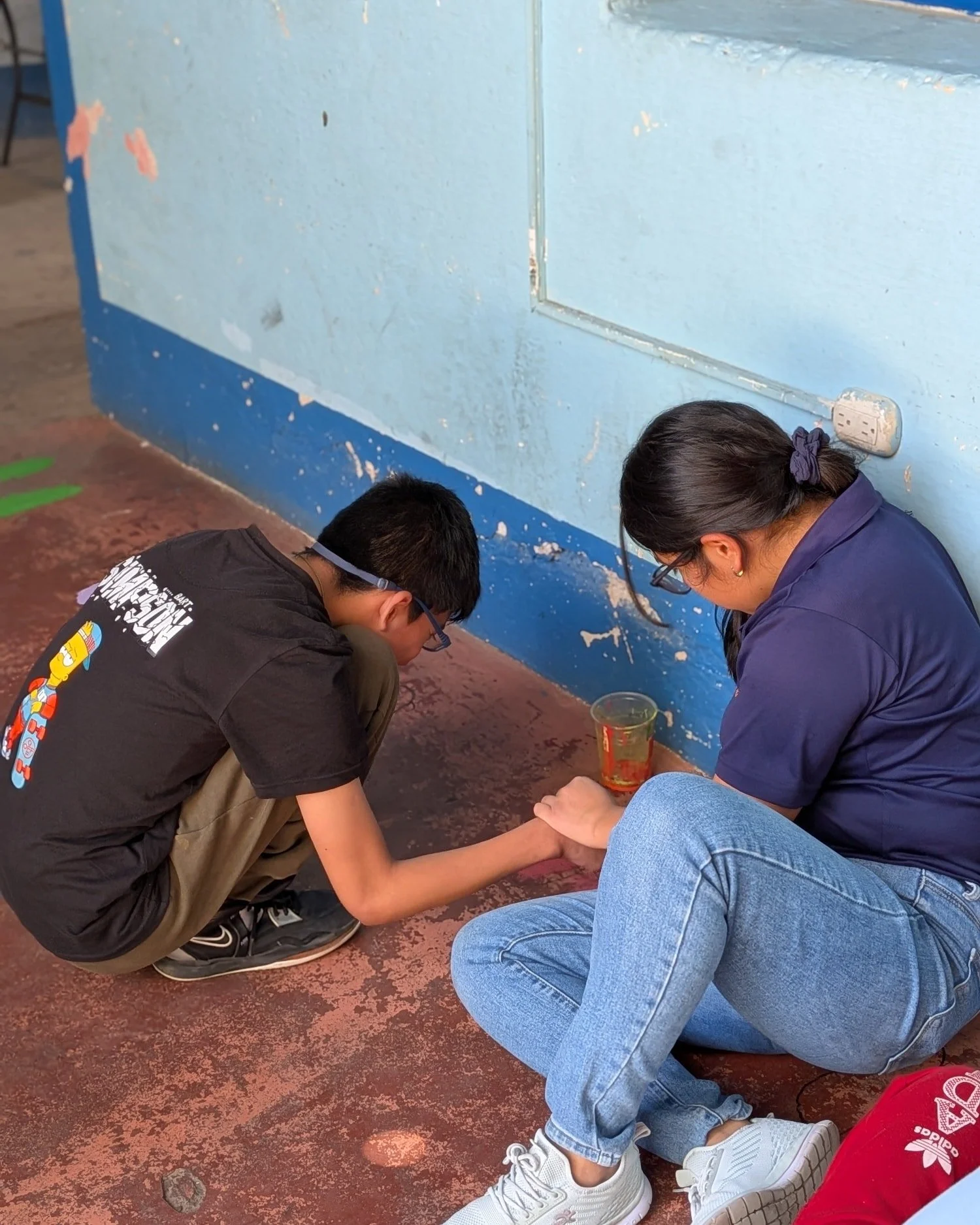 Created in the image of God 🌟

At Chispas of Change, we believe that every child is made in the image of God. We strive to give all of our students opportunities to reach their full, God-given potential. Our special education teacher, Ms. Paola, doe