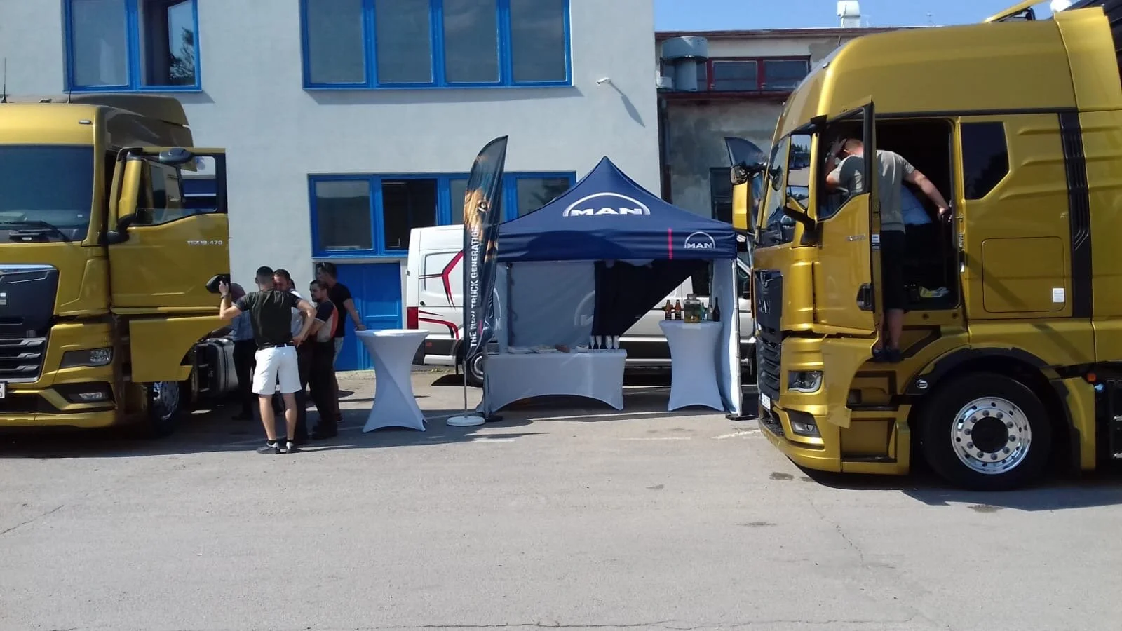 MAN NOVÝ LEV NA DVOŘE