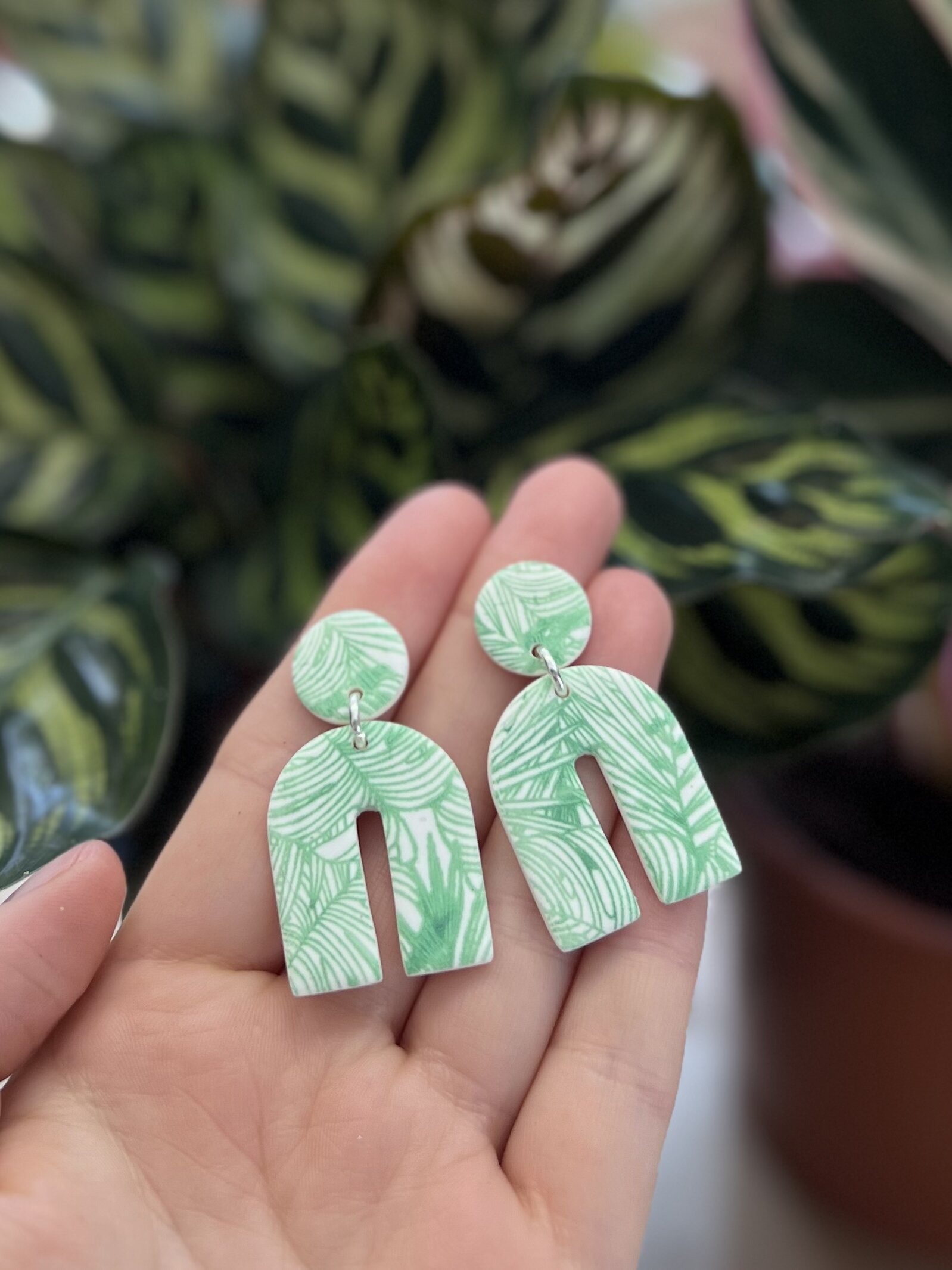 AF51B602-C729-449B-95AF-575D5EE1F087