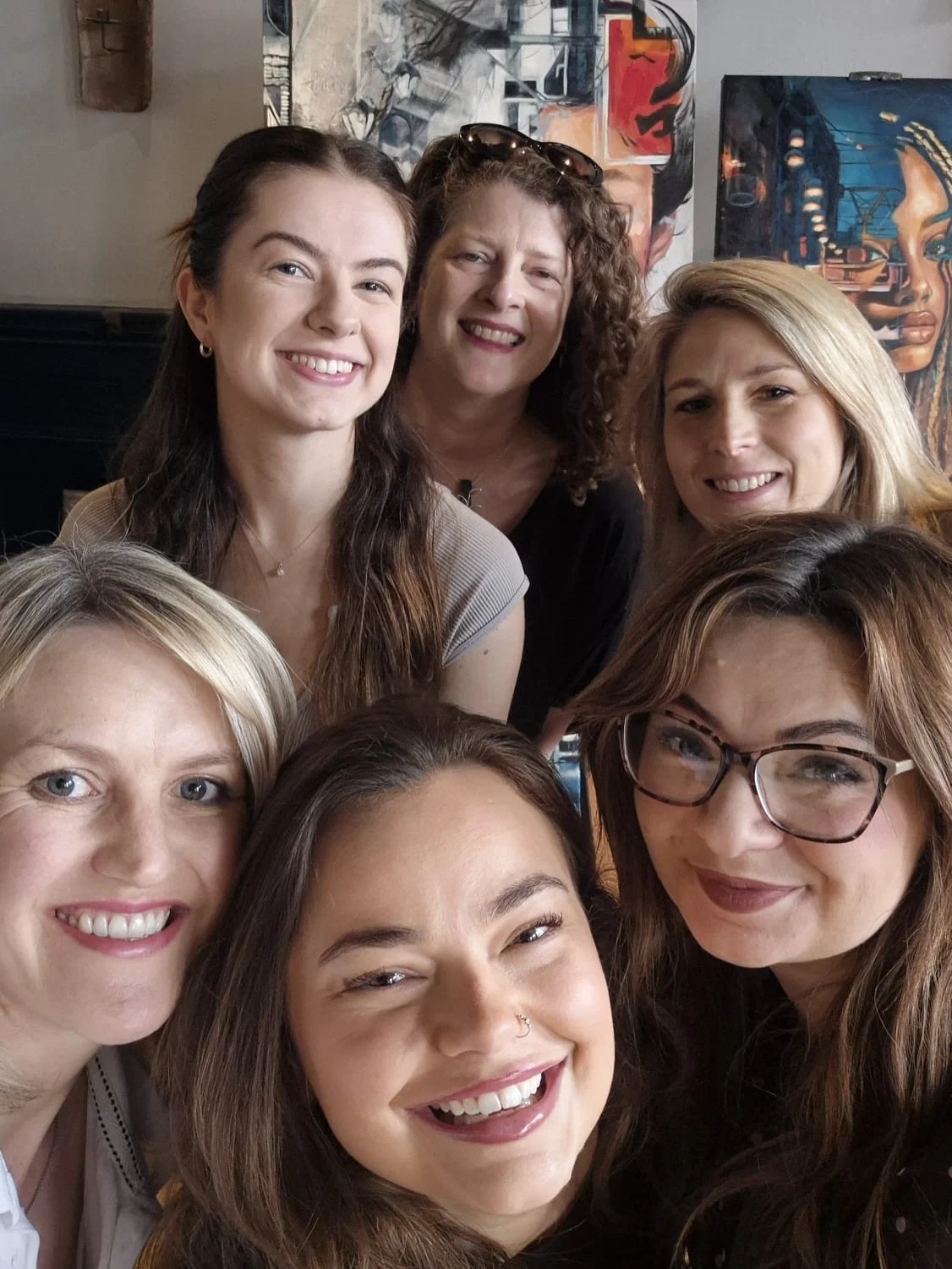 Had the absolute best time doing the @henleyartstrail this weekend with these lovely ladies! Thank you to everyone who stopped by, especially if you made a purchase! So nice to meet so many new faces 🩷