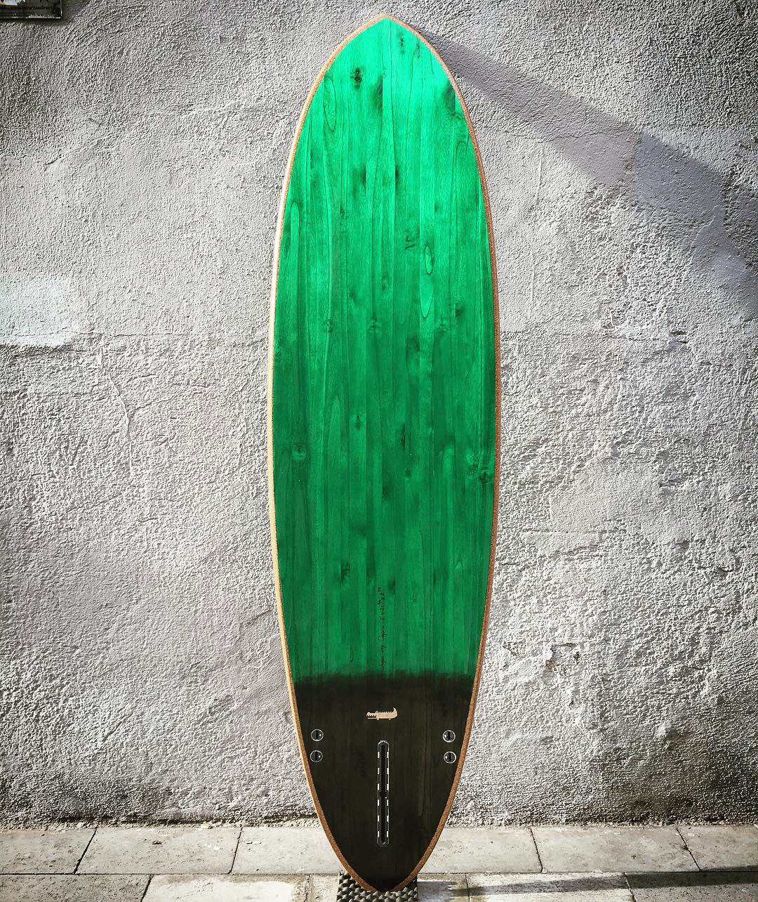 Wooden surfboard (copia)