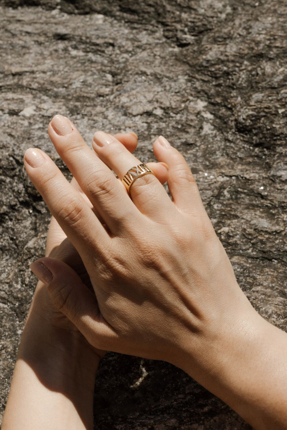 AARYAH_ROMAN_NUMERAL_RING2_1000x1500.png