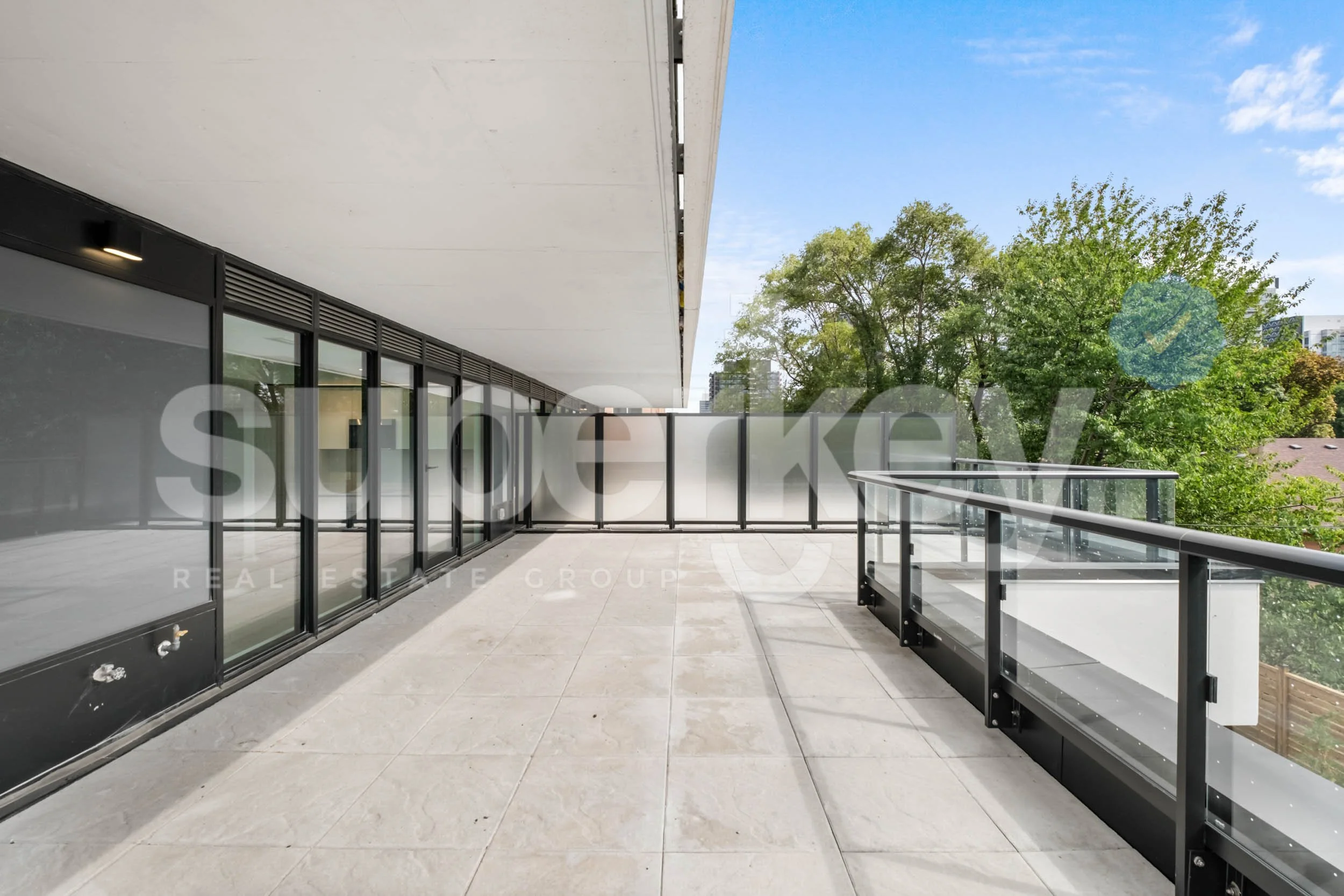 208-699 Sheppard Ave E, Toronto 026.jpg