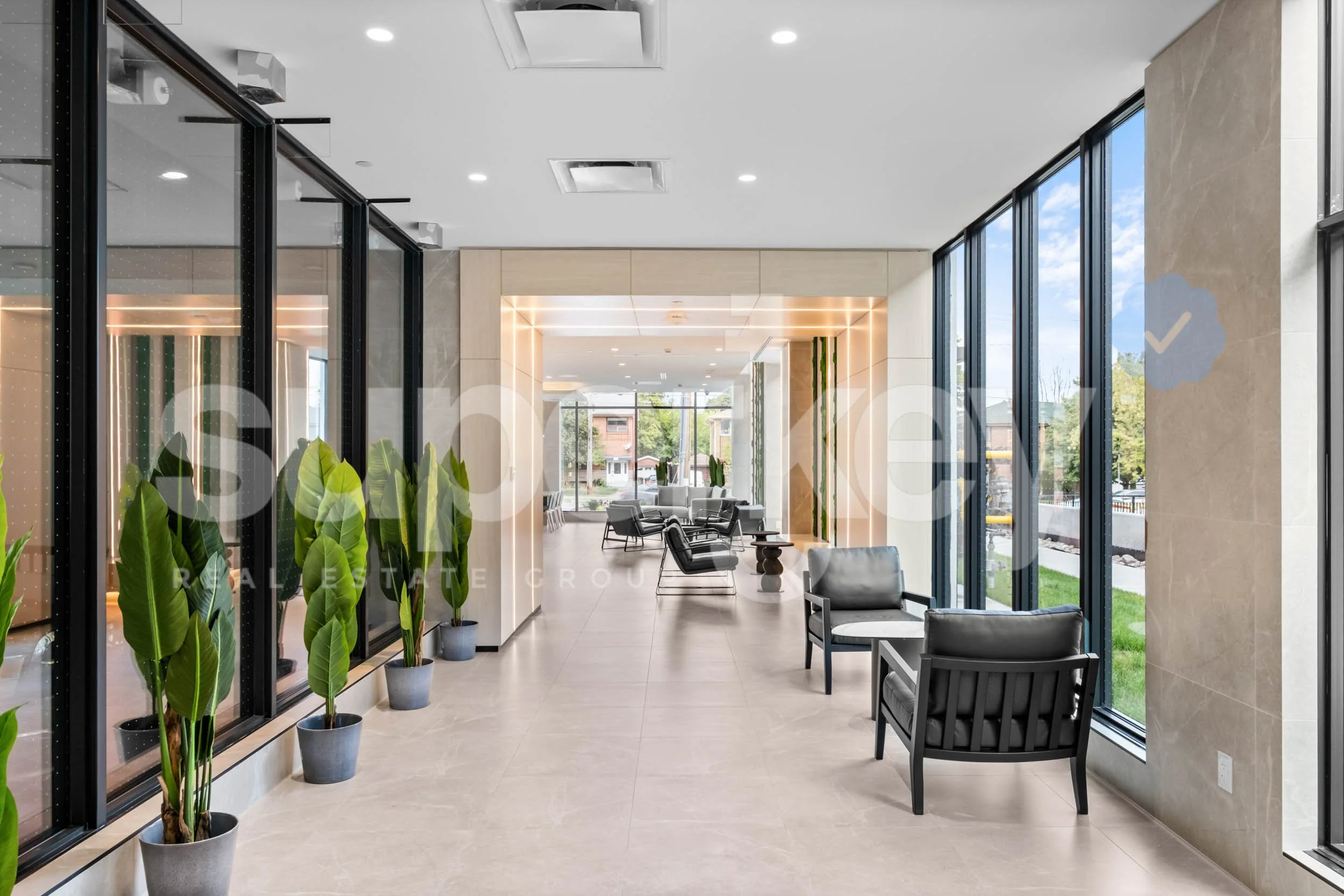 208-699 Sheppard Ave E, Toronto 006.jpg