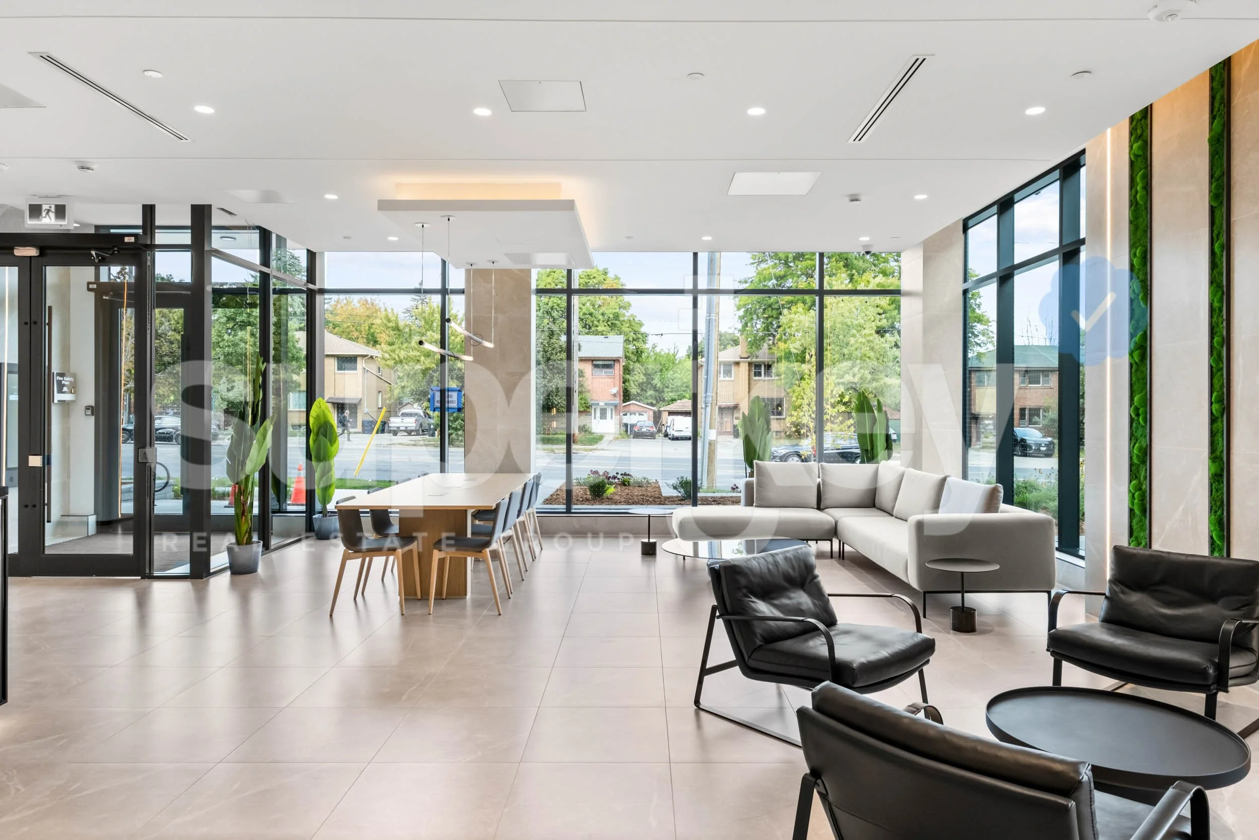 208-699 Sheppard Ave E, Toronto 005.jpg