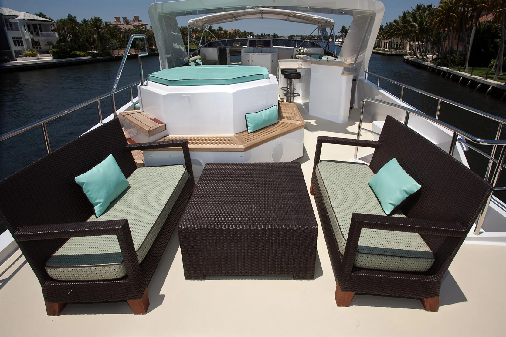 Karen-Lynn-Interior-Design-Yacht-Doubledown_6.jpg