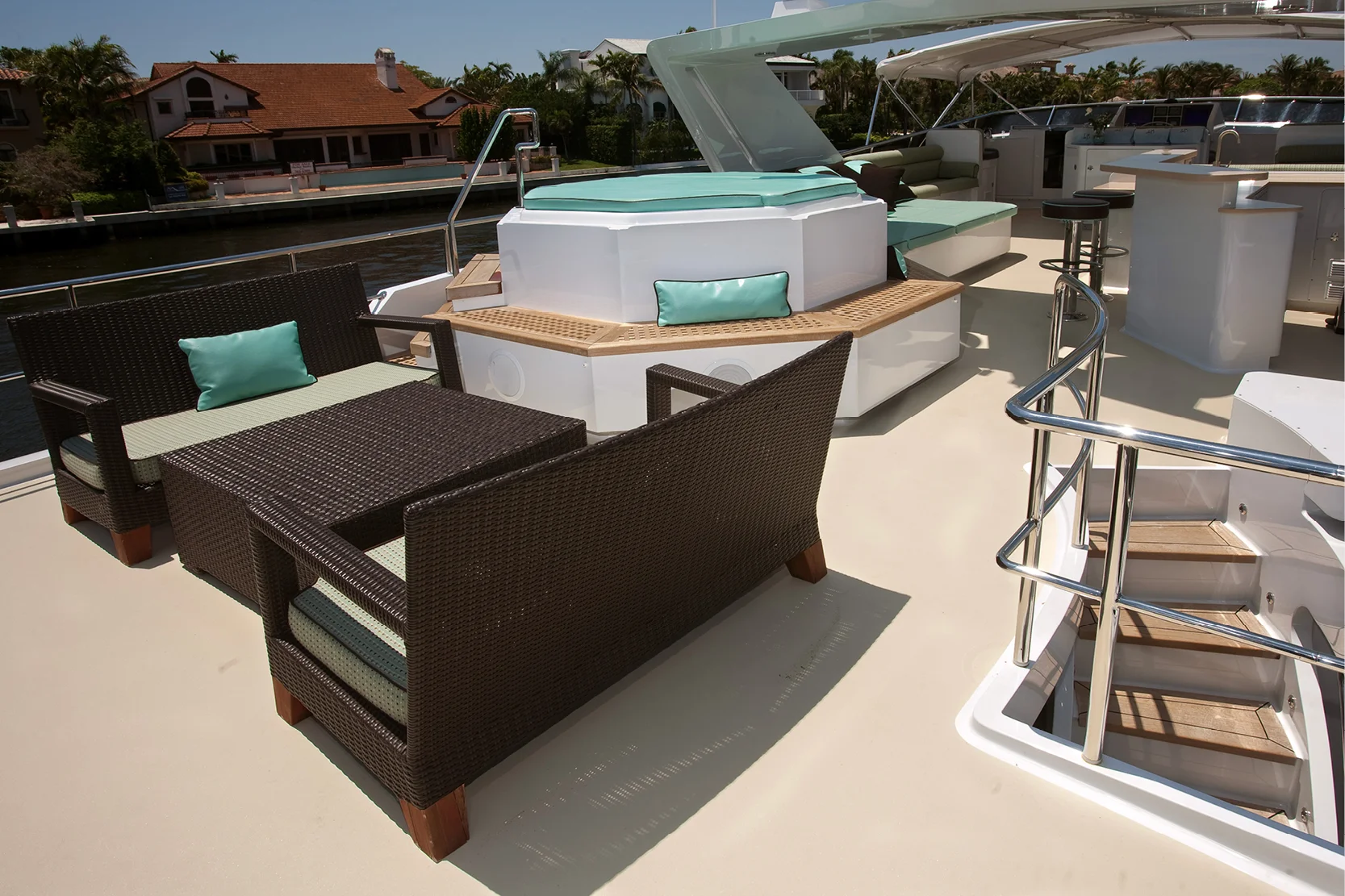 Karen-Lynn-Interior-Design-Yacht-Doubledown_10.jpg