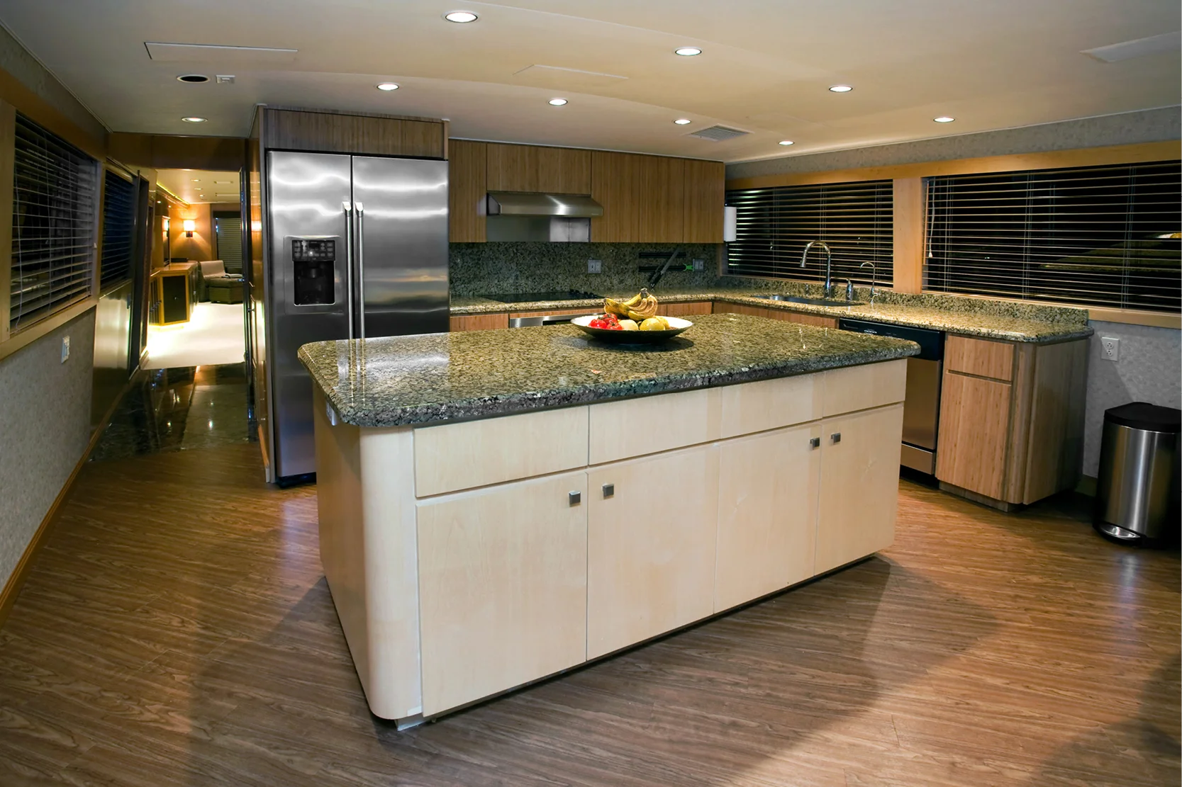 Karen-Lynn-Interior-Design-Yacht-Doubledown_18.jpg