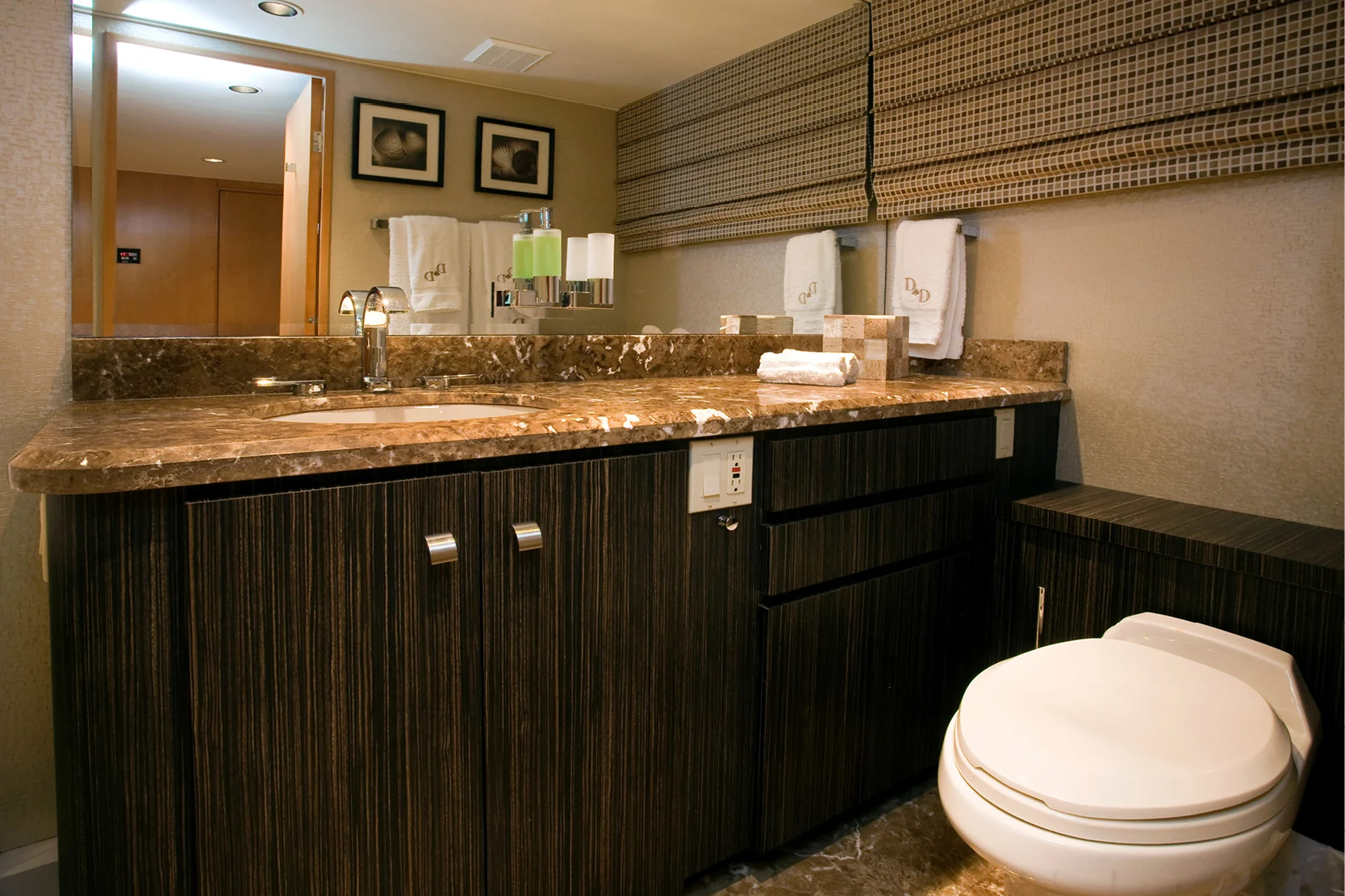 Karen-Lynn-Interior-Design-Yacht-Doubledown_27.jpg