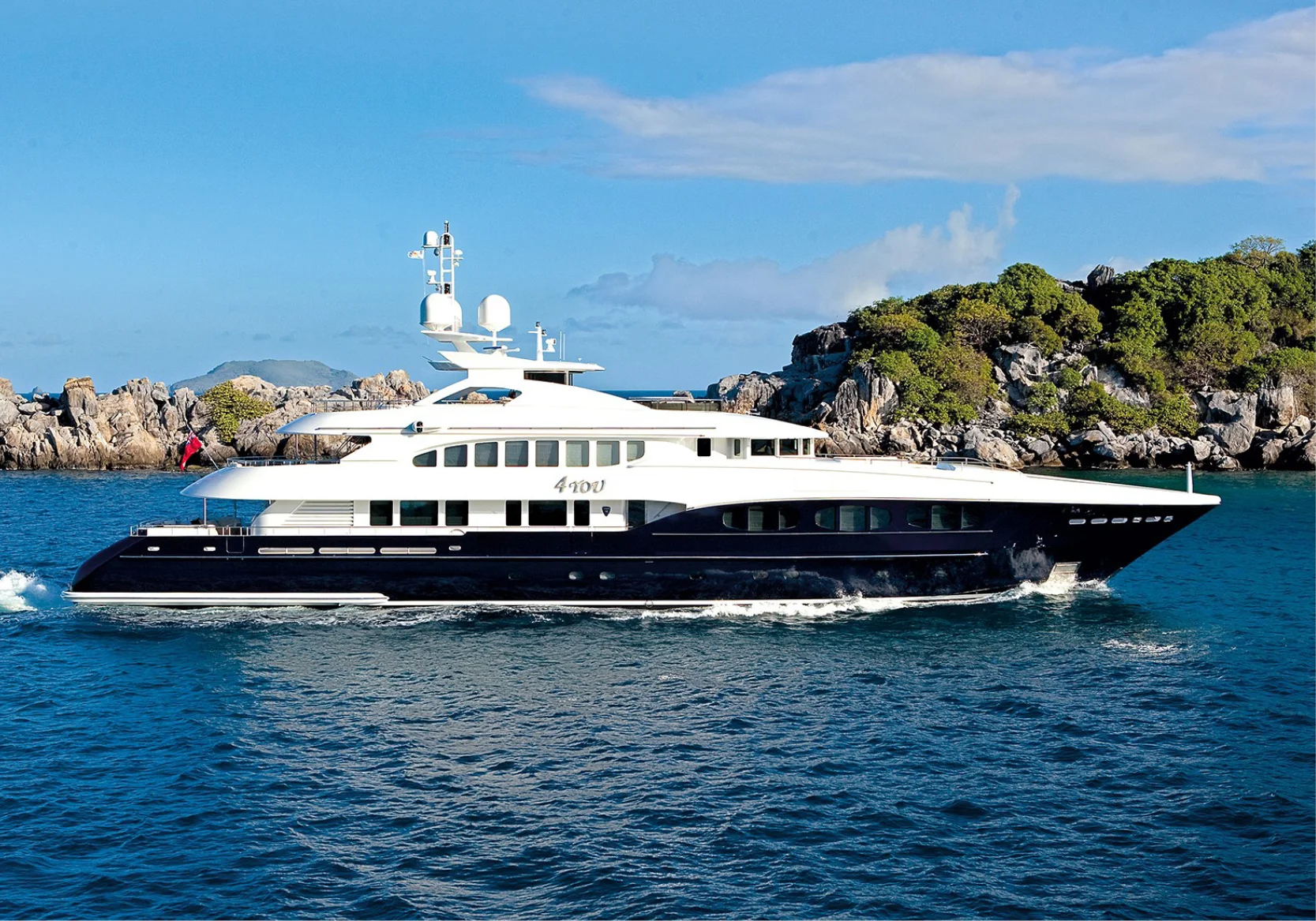 Karen-Lynn-Interior-Design-Yacht-Sea-Dweller-22.jpg