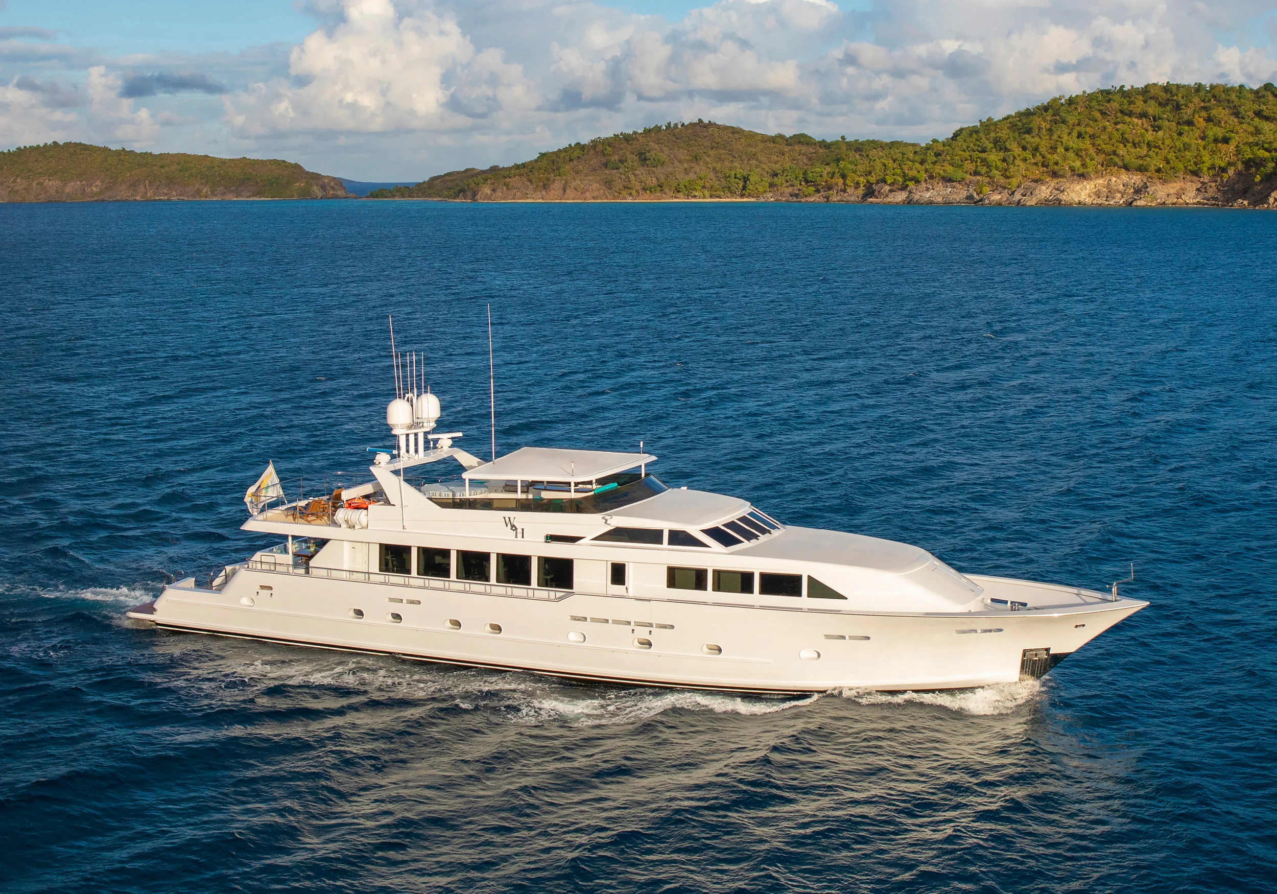 Karen-Lynn-Interior-Design-Yacht-Winning-Hand-1.jpg