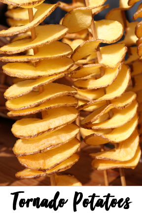 Spiral cut potatoes on a bamboo skewer and fried to perfection. We offer a variety of savory powdered toppings like ranch, jalapeño cheddar, salt and vinegar, bbq, or salt and pepper.