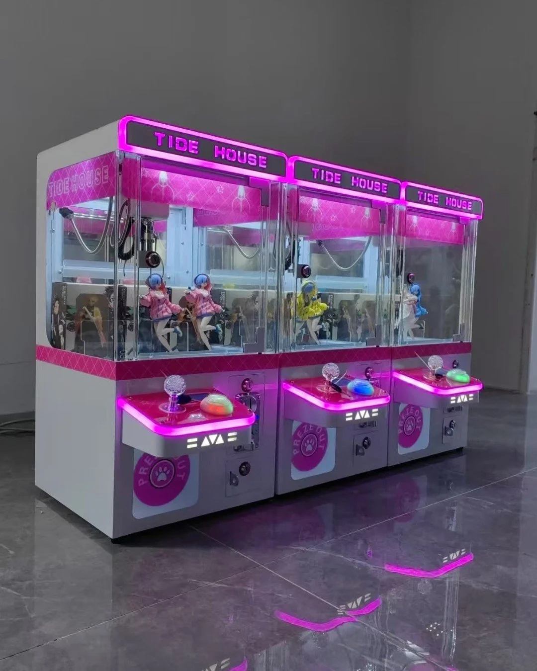 Tiny machines. BIG crowd magnet! 🎉 Our Bank of Mini Claw Machine keeps guests playing, laughing, and coming back for more. Perfect for levelling up any event. #fun4events #corporateevent #experiential #barmitzvah #eventplanner #tradeshow