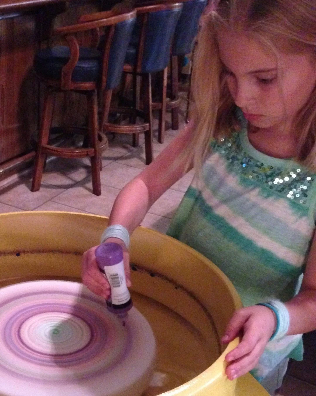 ✨ Watch creativity take flight! Our Spin Art Flying Discs combine art and fun in one exciting activity. Kids love creating their own colorful masterpiece...and the best part? They get to take them home and play with them too! 💫 Perfect for birthdays