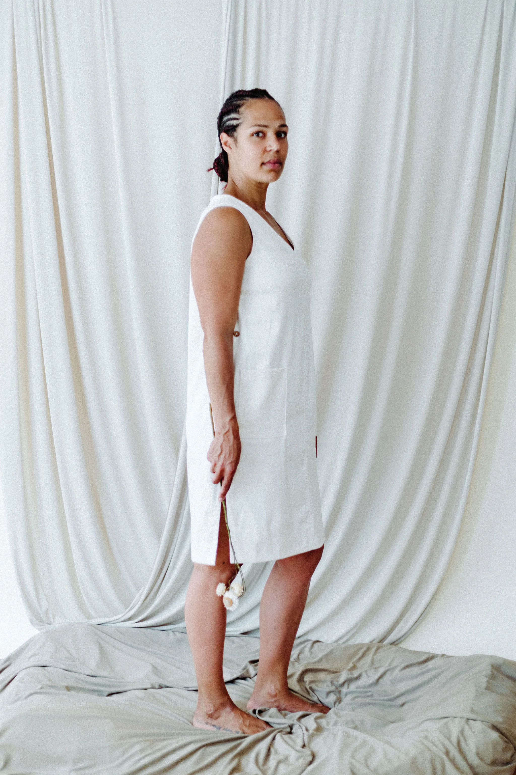 cc_cuartocreciente_white_dress2.jpg