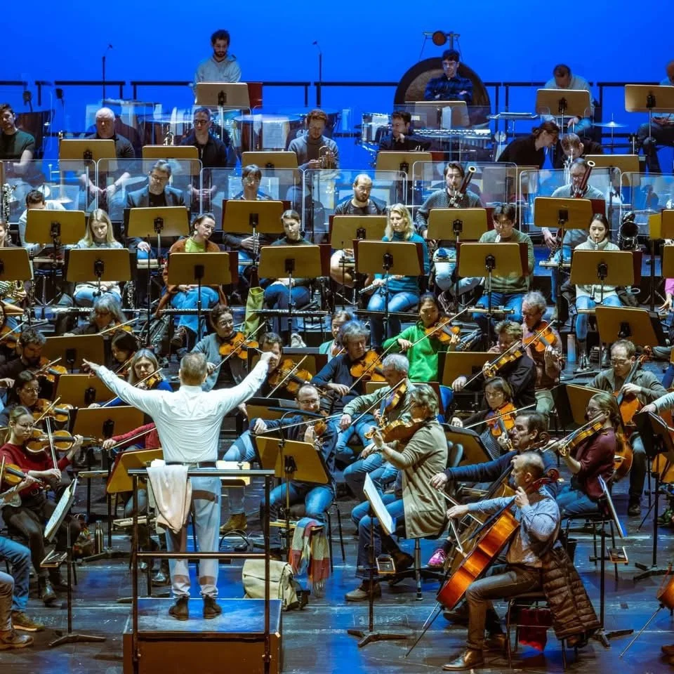 RING TRIUMPHS IN BONN