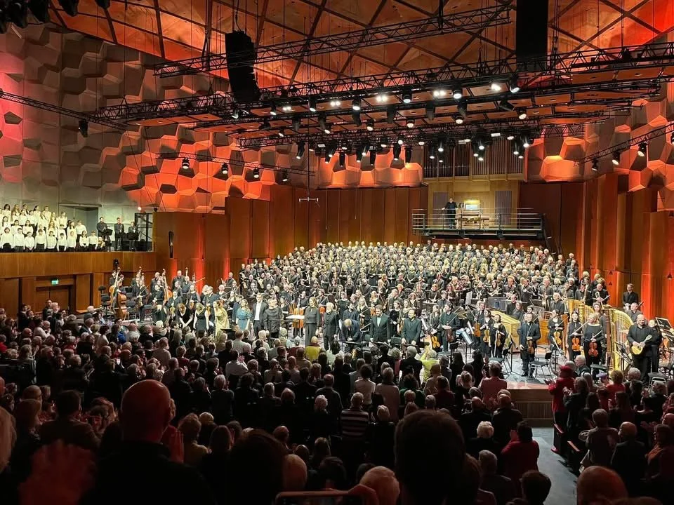 MIRACULOUS MAHLER 8 WITH NNO