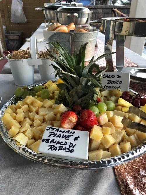 pineapple+cheeseboard.webp