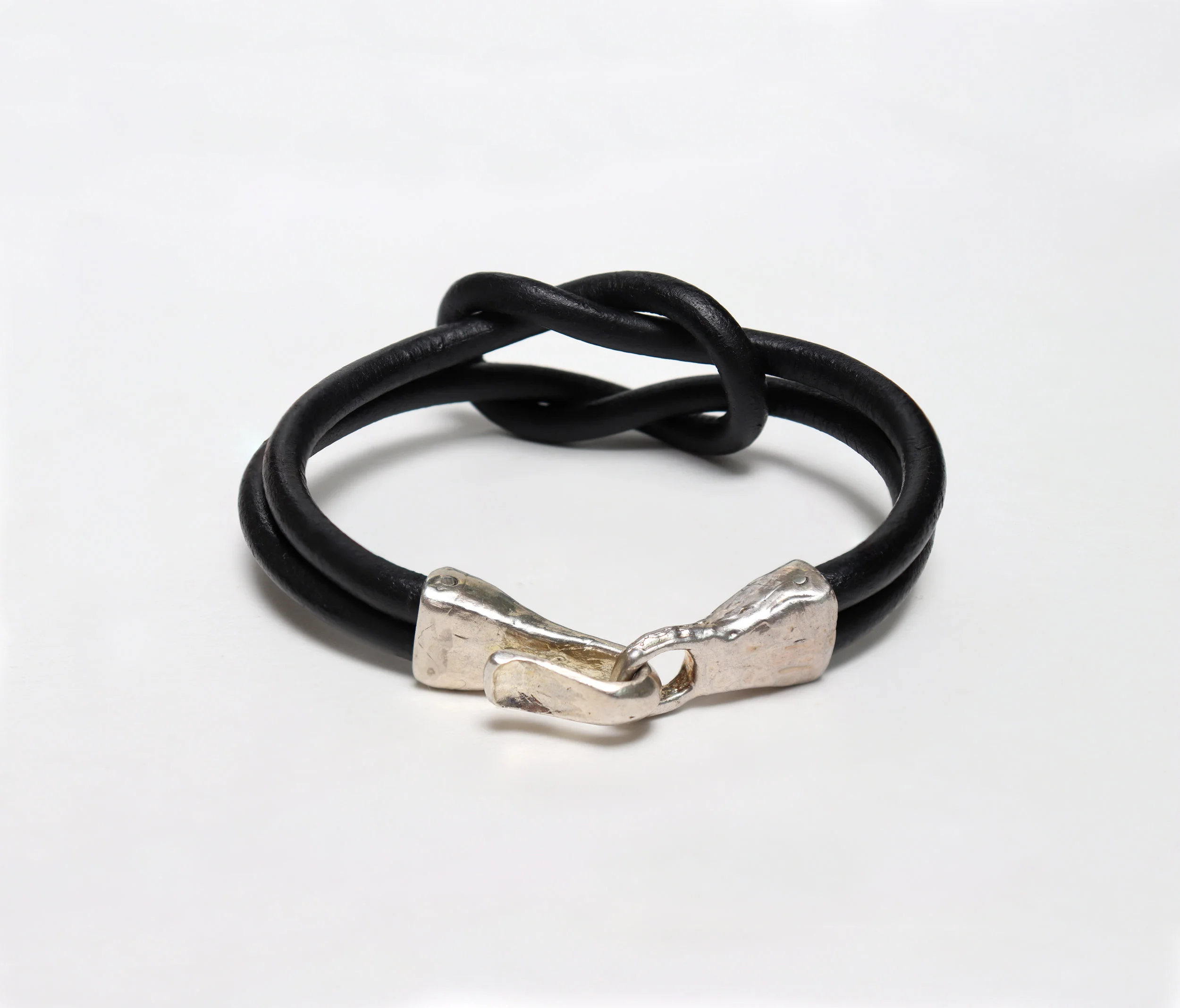 *LoopedBracelet-Clasp.jpg