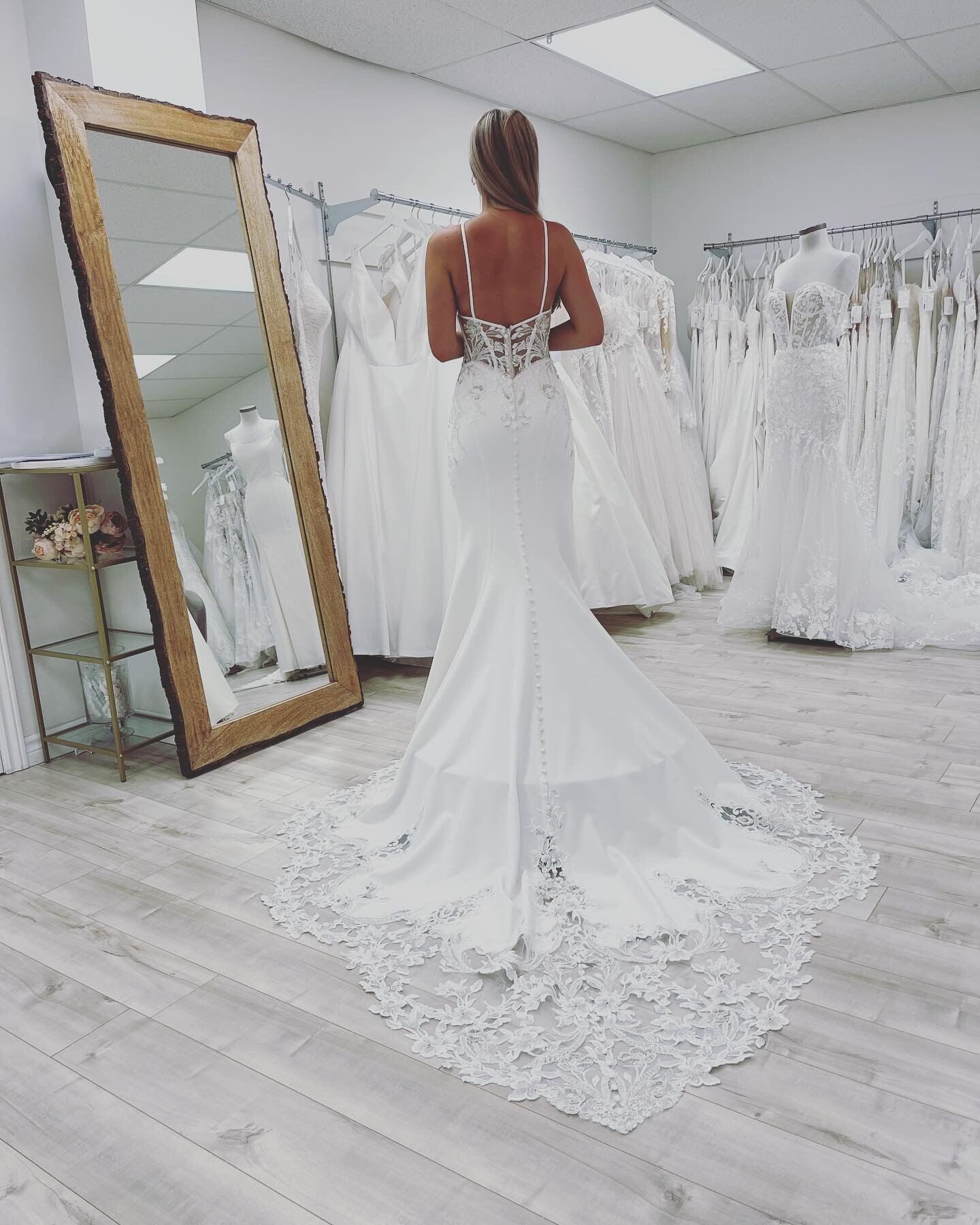 💥End of Summer Bridal Sale 2022💥

Looking for the perfect dress at a great price? We just added over 30 new gowns to this event!

For 2 days only, we will be having over 80 gowns marked down from 40-80% off!
W H A T 🤩  all gowns marked under $1500