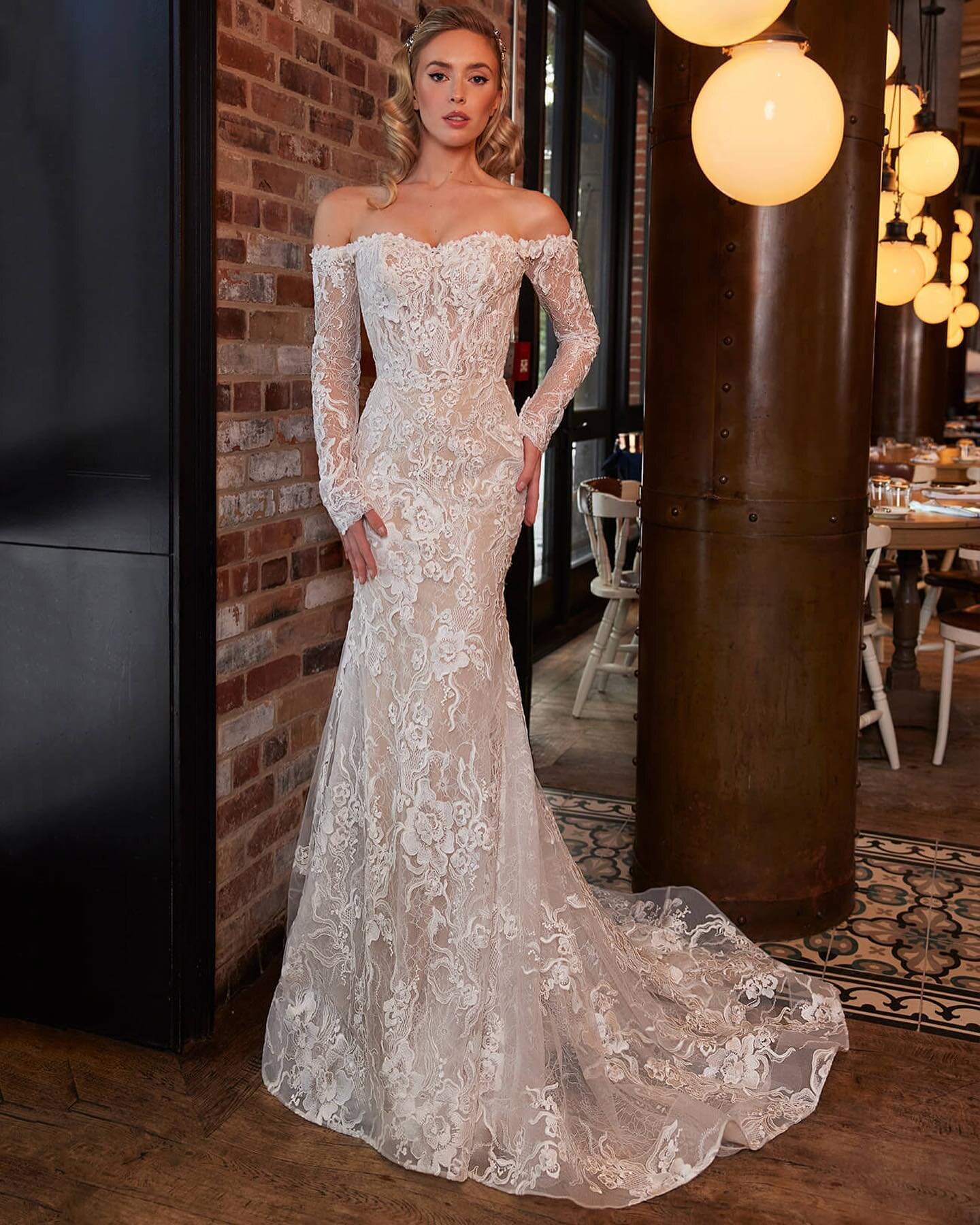 ✨L A U R E N A ✨

New New New! So many new @callablanchedress arrivals 🤩🙌🏼🙌🏼🙌🏼

Brides - this dress is 🔥 
Wanting to make a statement? You have to try this gown on!!!!! 
It&rsquo;s another busy Saturday - so we will be posting try on pictures