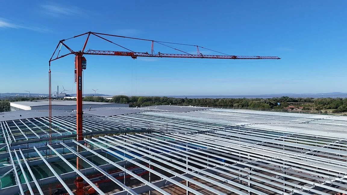 Sunshine always lifts the mood! 😊
Today we&rsquo;re carrying out a contract lift for a valued client in Avonmouth, with the Spierings SK1265 working precisely through the steelwork. Great shots from lift supervisor Paddy! #cranehire #contractlift #a