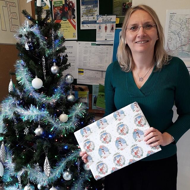 Thank you to our volunteer Amanda who has supported for the third year! Not only is she a master present wrapper but she&rsquo;s organised the present drop offs at @croxleygreenpc and delivered to 3 local care homes 💜 #VIOLETSGIFT