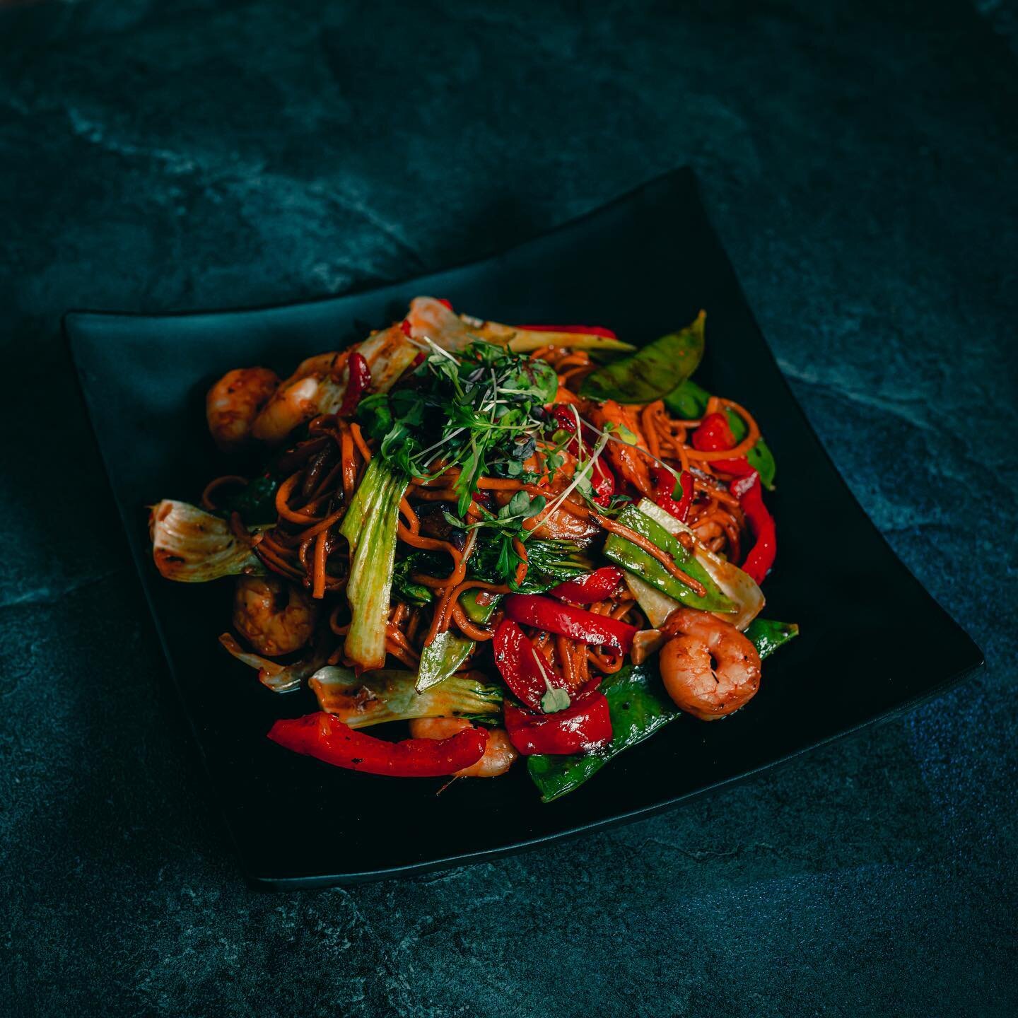 Our noodles 🥢 have that perfect balance of sweet and sour 😝 Tossed in a wok with crunchy pak choi, mangetout and spring onions. All you have to choose is between Teryaki Chicken or Bang Bang Prawn 🧨 😏

Book your table at N&Ouml;A ❤️
Visit www.noa