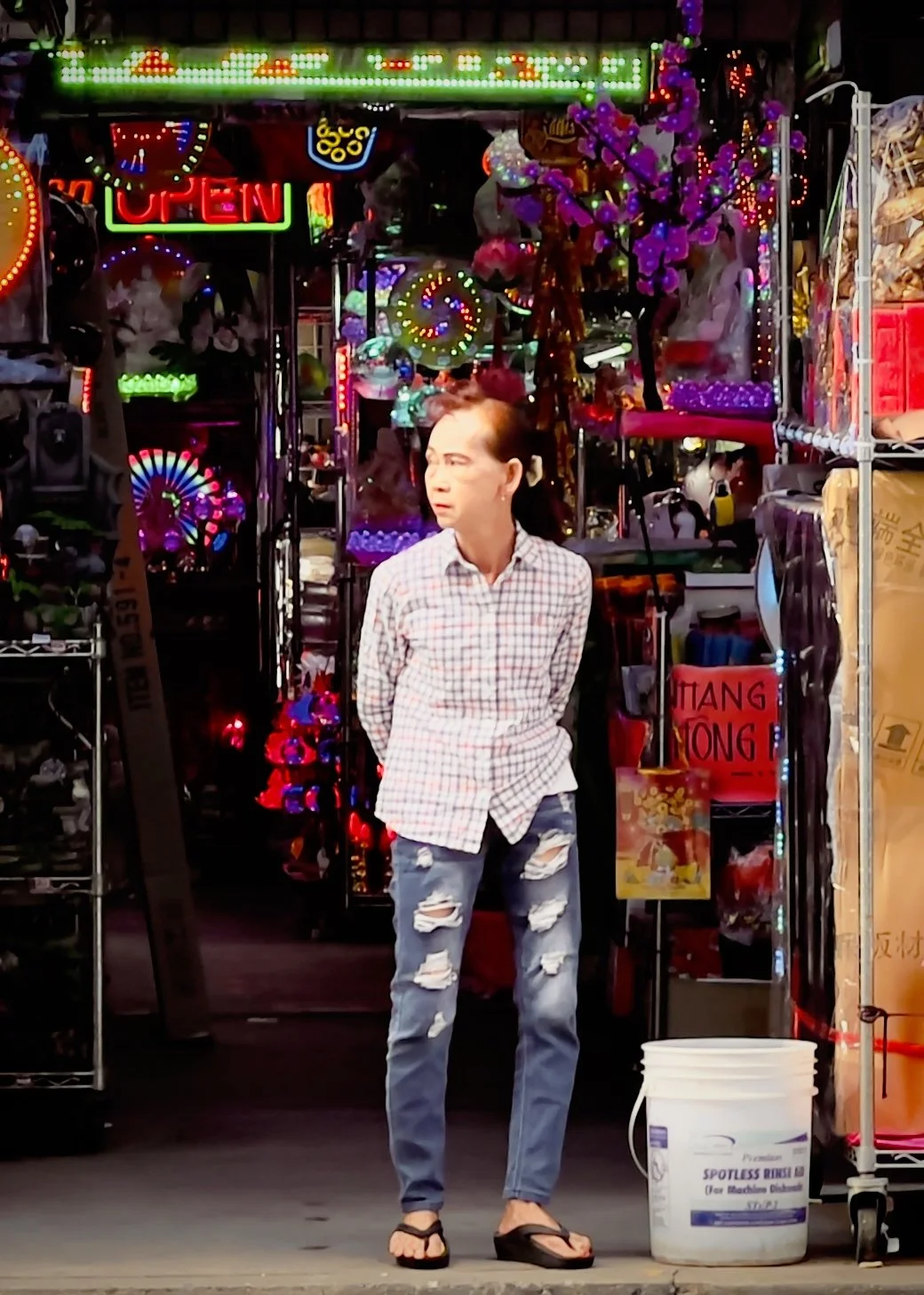 Seller of Lights - China Town 2022
