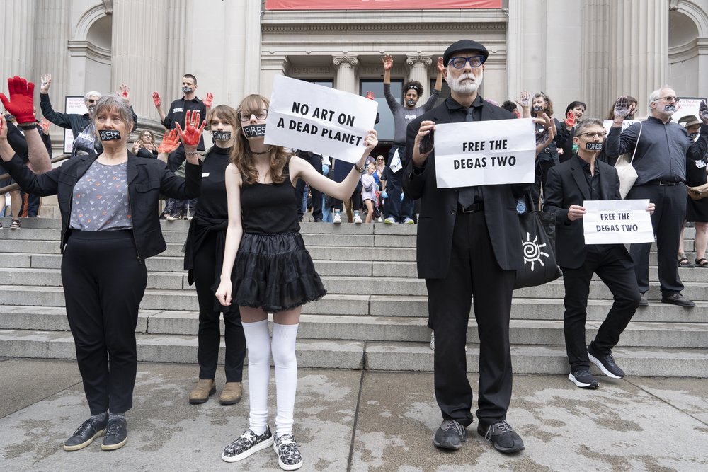 ©Graham MacIndoe_Extinction Rebellion, The Metropolitan Museum, NYC, June 24th, 2023-6418.jpg