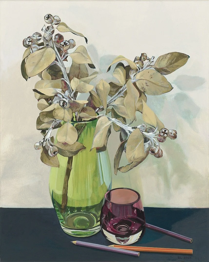 Stillness in contrast