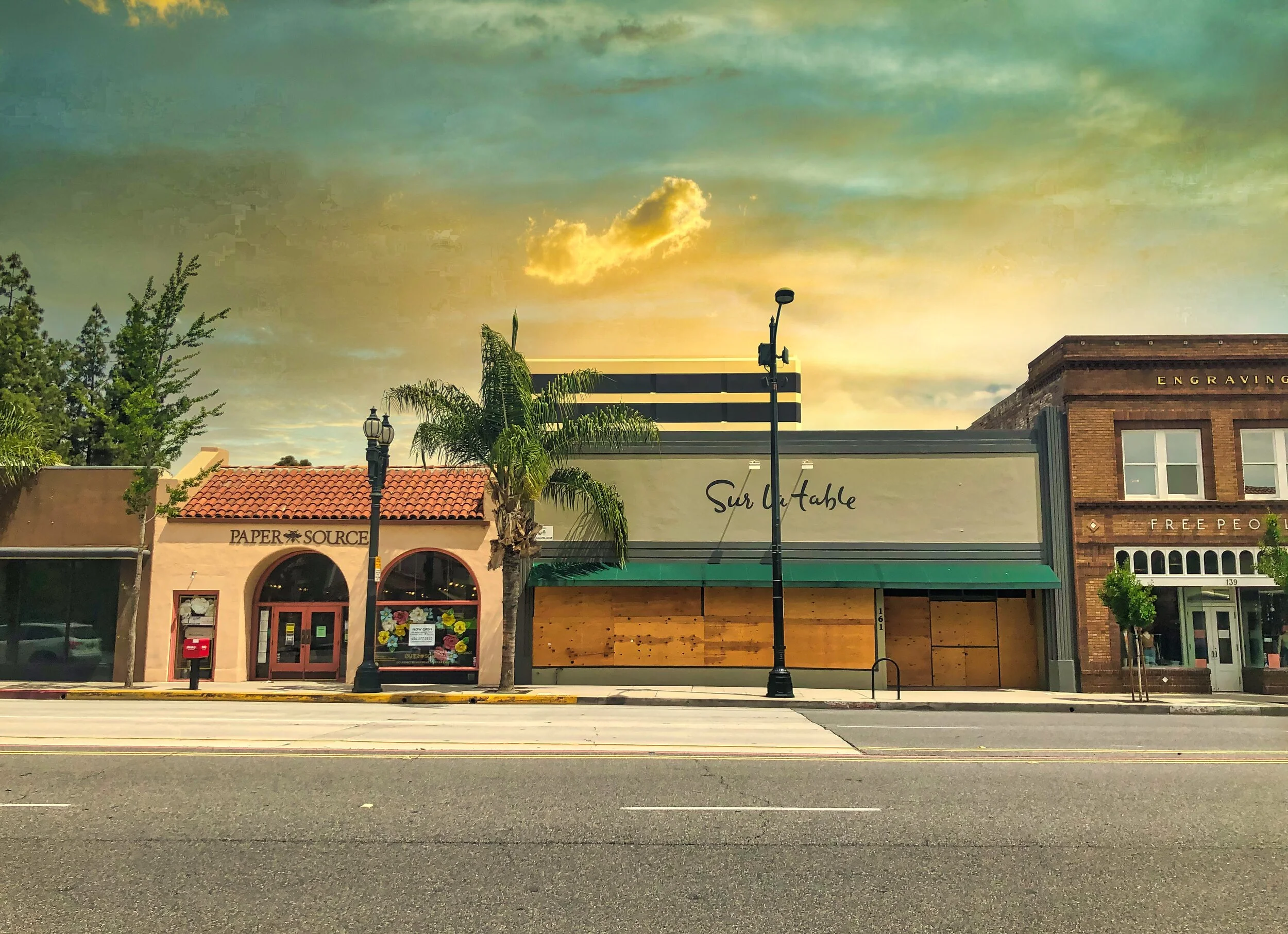 Old Town Pasadena Boarded Up